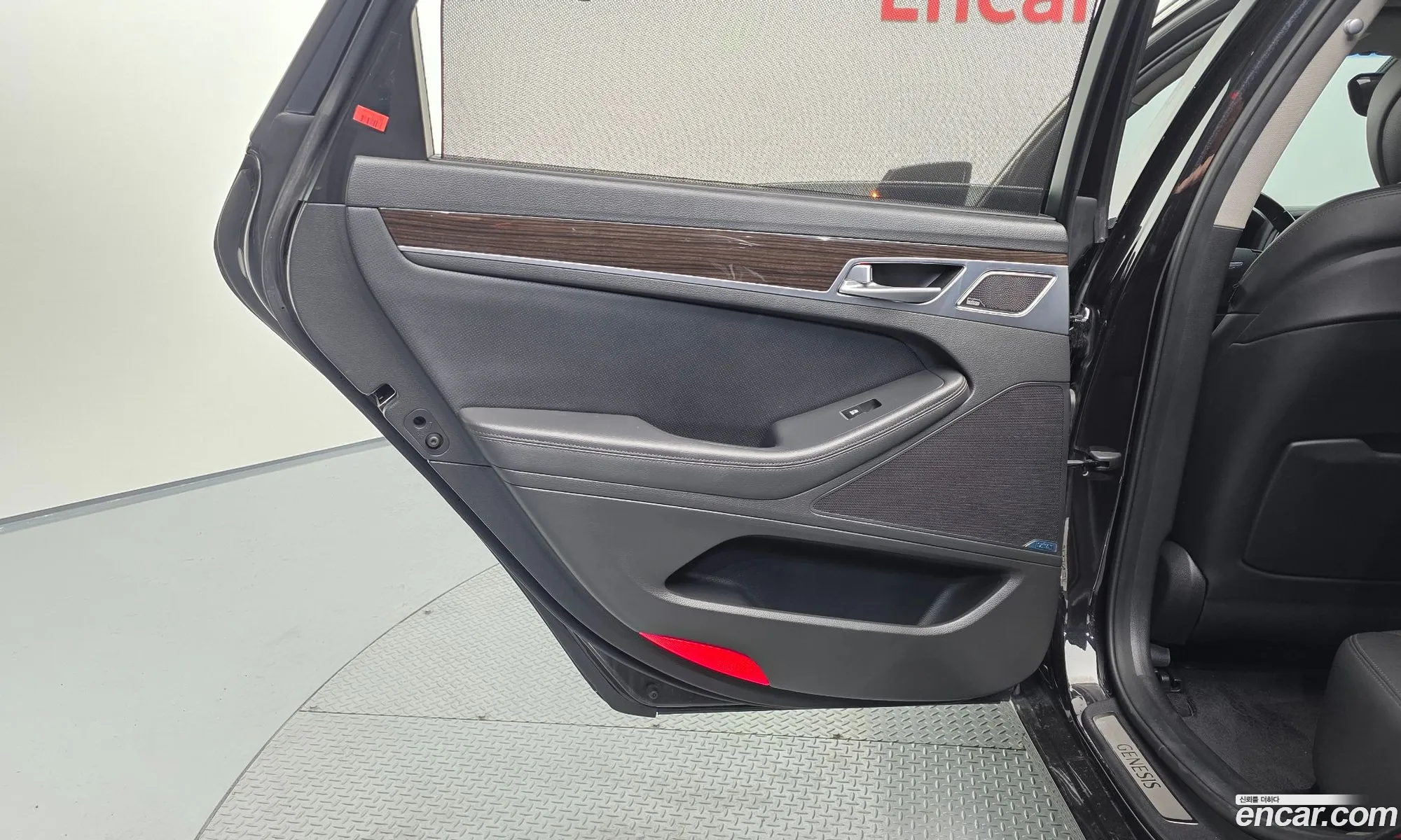 Genesis G80 2018 KMHGM41DDJU296669 — 36