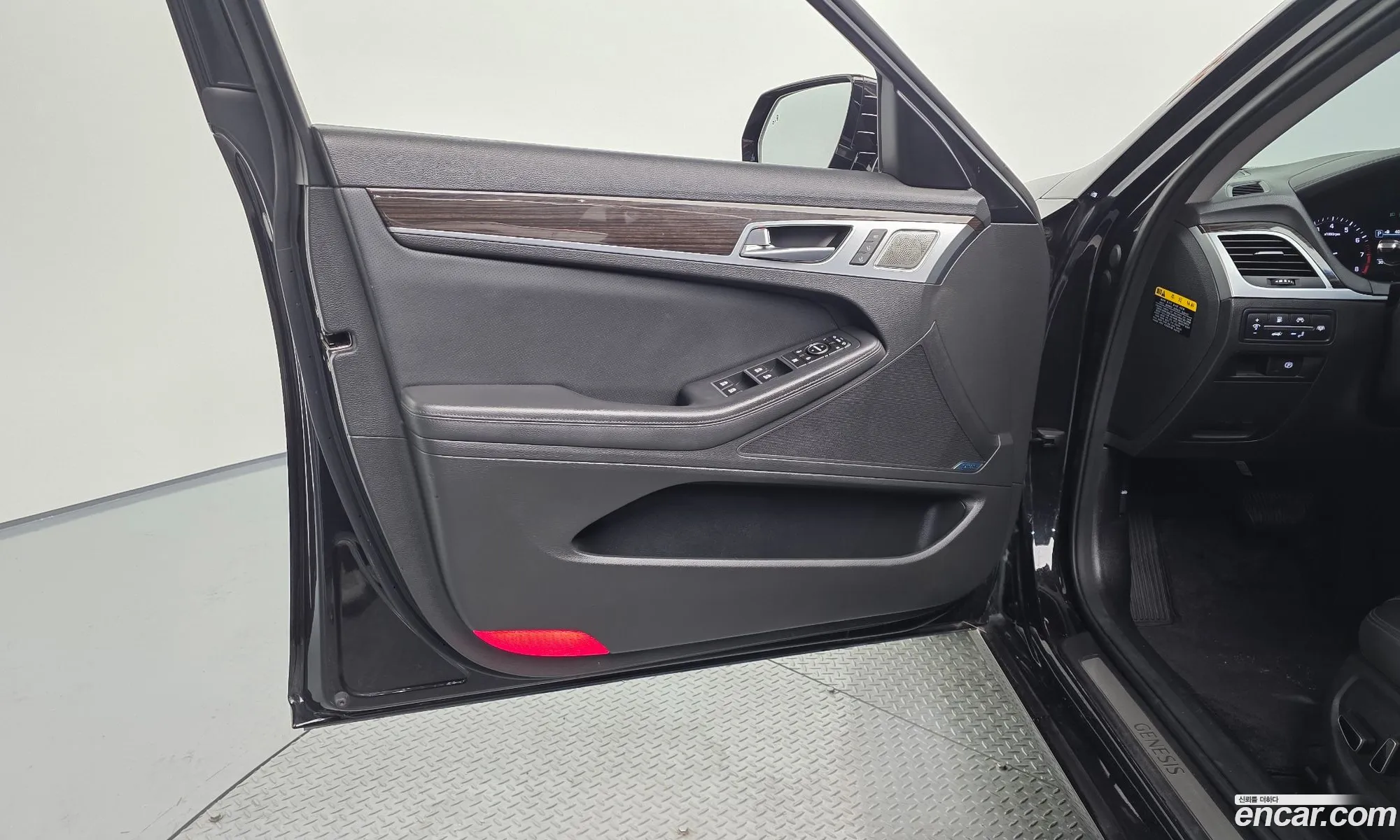 Genesis G80 2018 KMHGM41DDJU296669 — 17