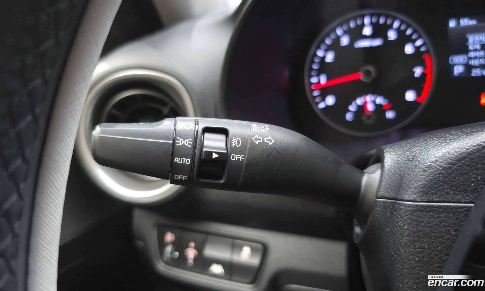 Kia K3 2019 KNAF241BEKA846817 — 31