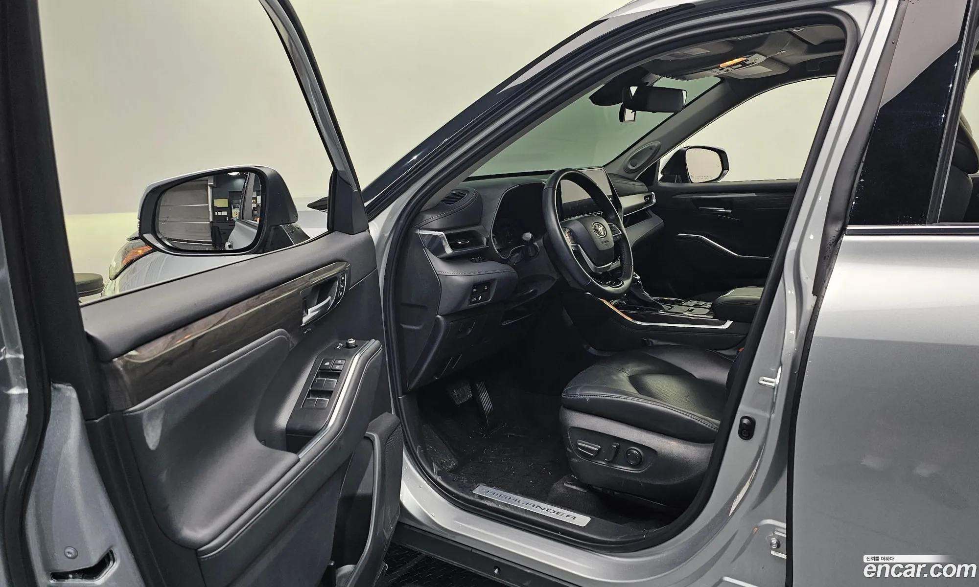Toyota Highlander 2023 5TDXBRCH5PS132791 — 30