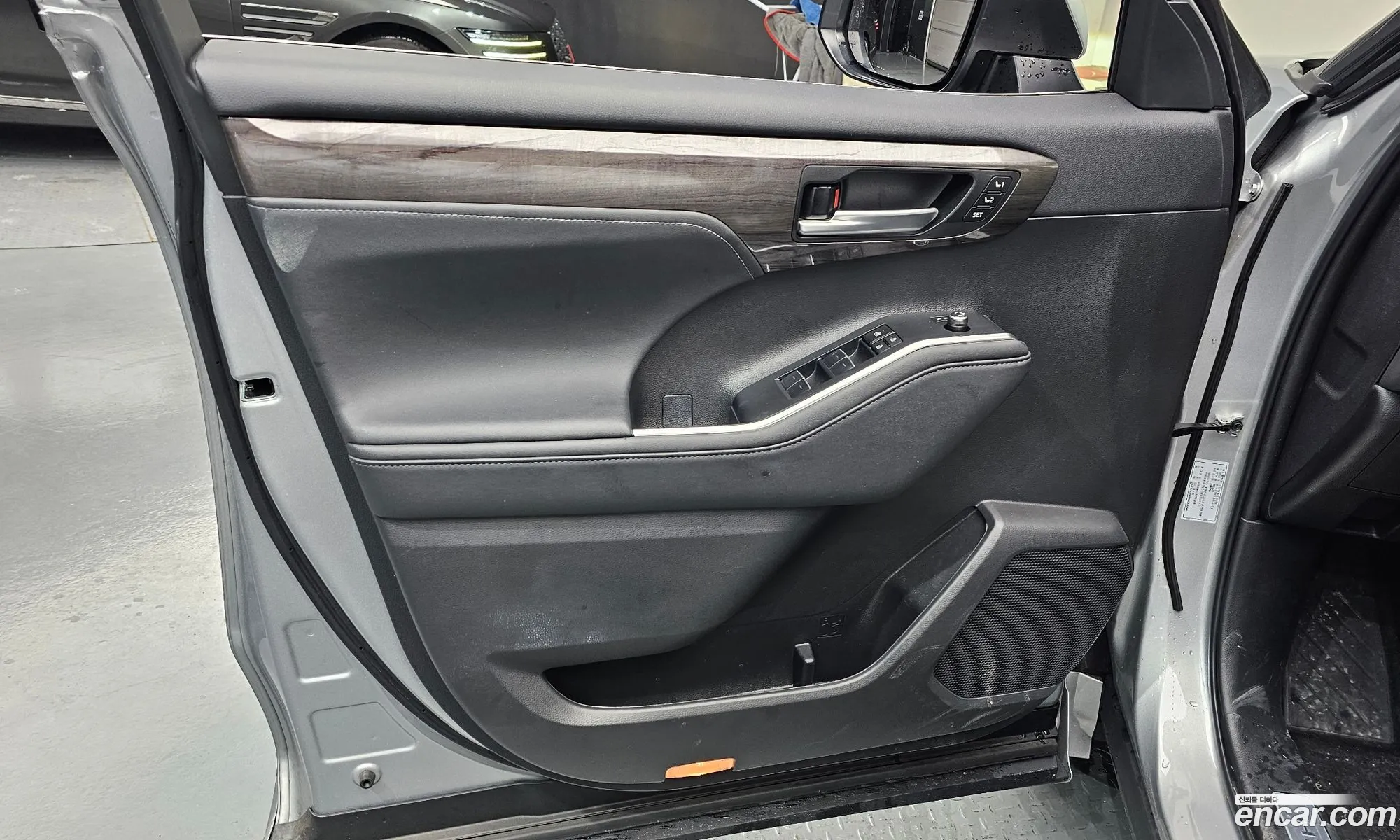 Toyota Highlander 2023 5TDXBRCH5PS132791 — 10