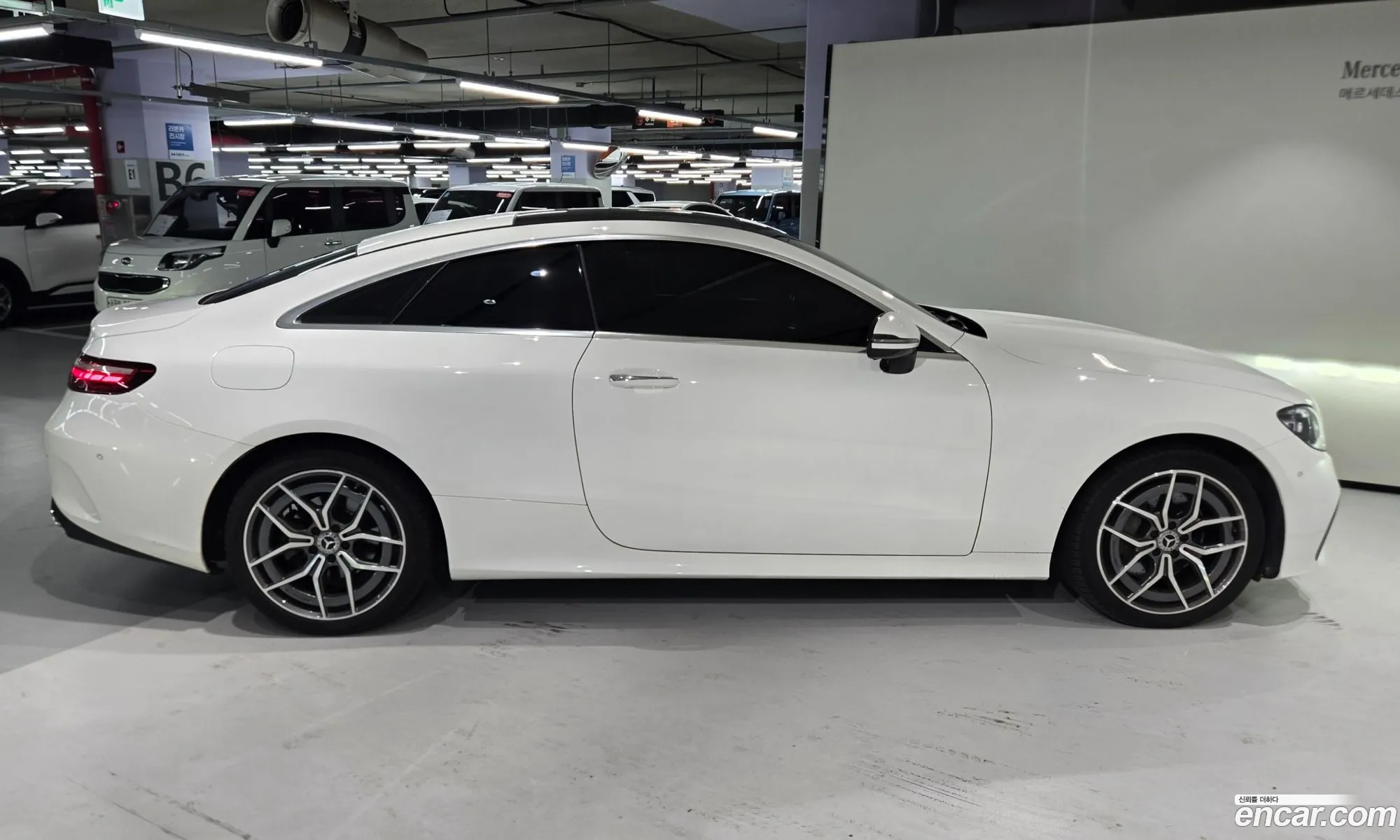 Mercedes-Benz E-Class W213 2022 — 19
