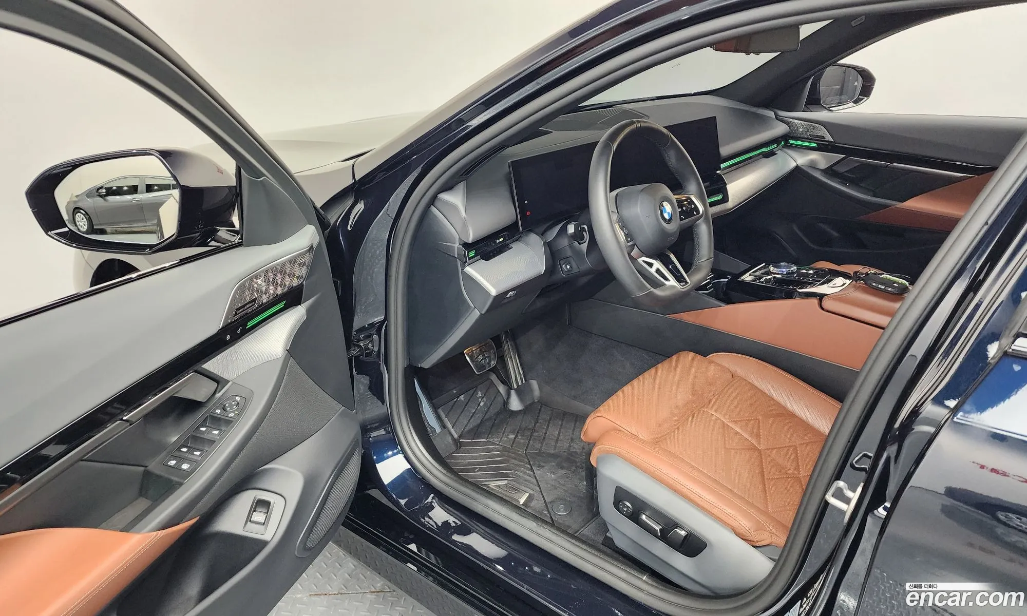 BMW 5 Series 2024 — 32