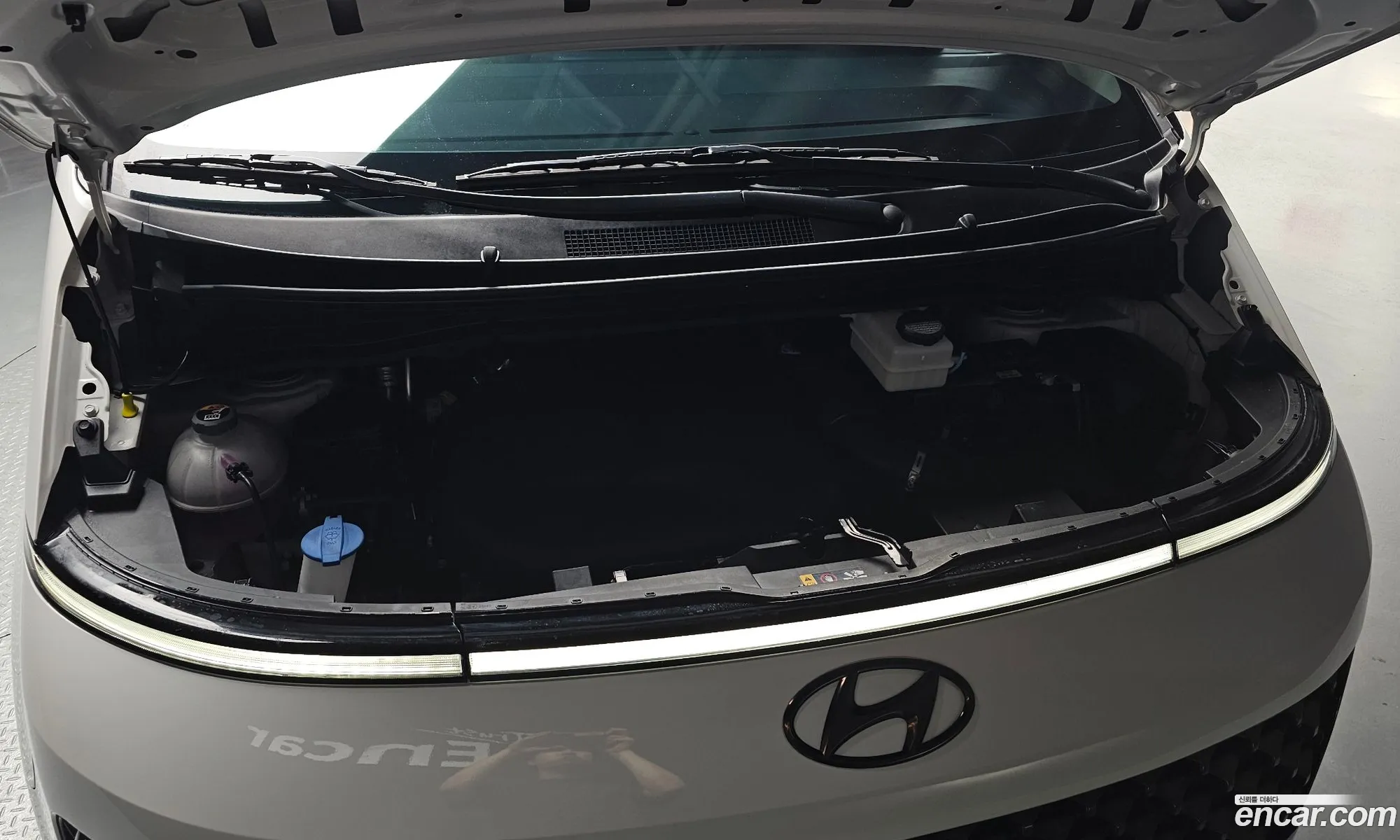 Hyundai Staria 2025 KMFYCX71BSC228614 — 5