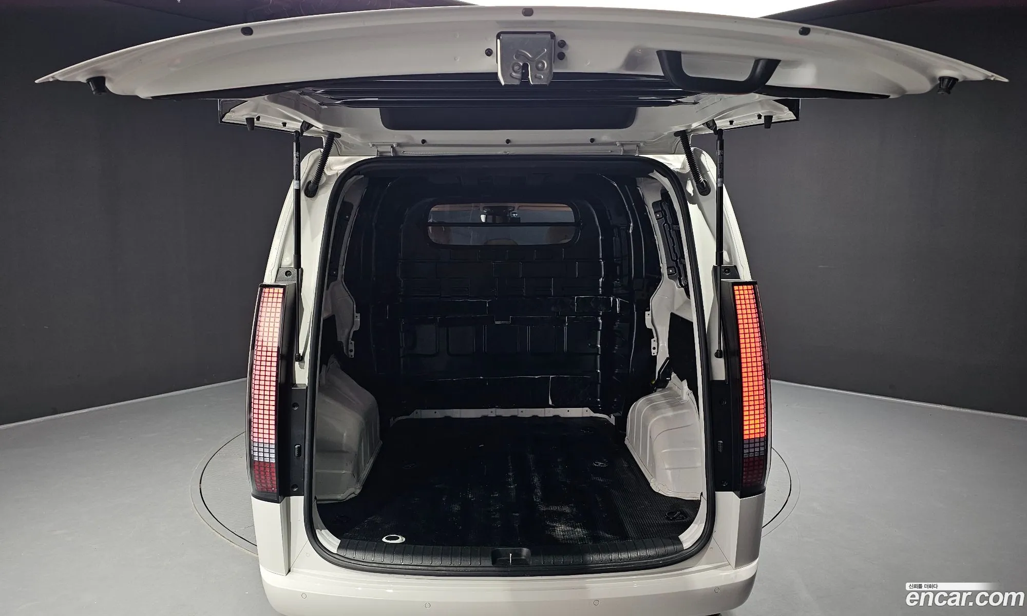 Hyundai Staria 2025 KMFYCX71BSC228614 — 18