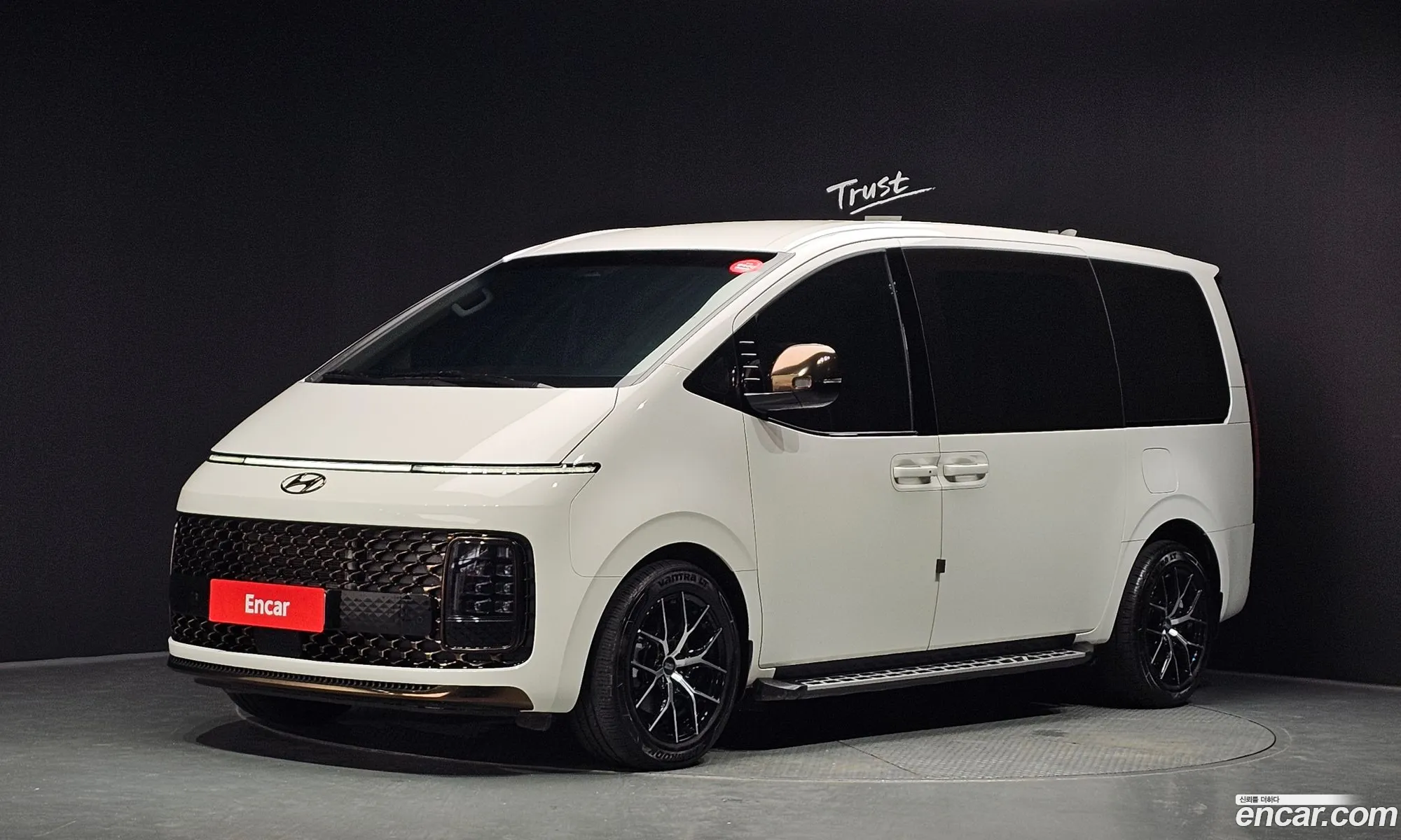 Hyundai Staria 2025 KMFYCX71BSC228614 — 19