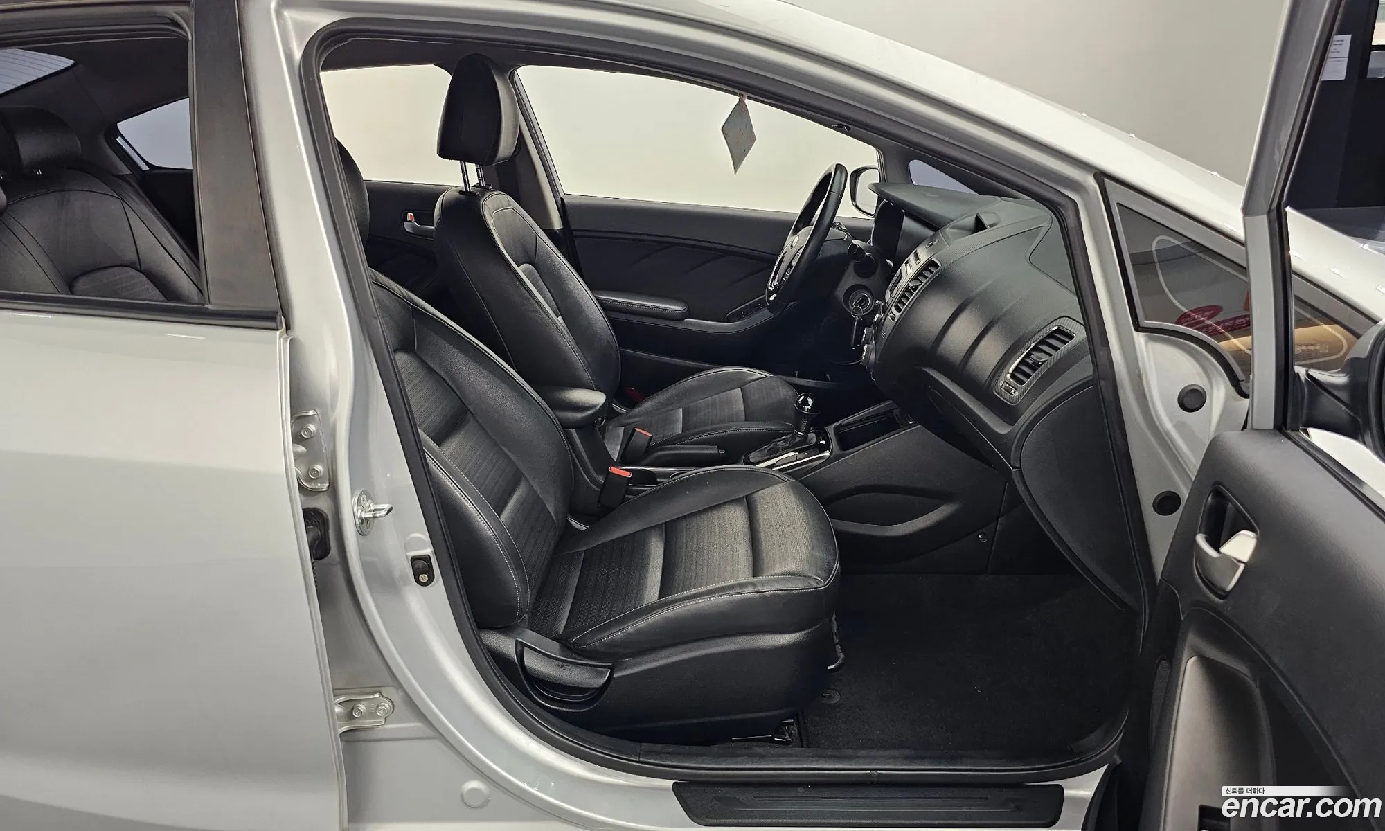 Kia K3 2017 — 11