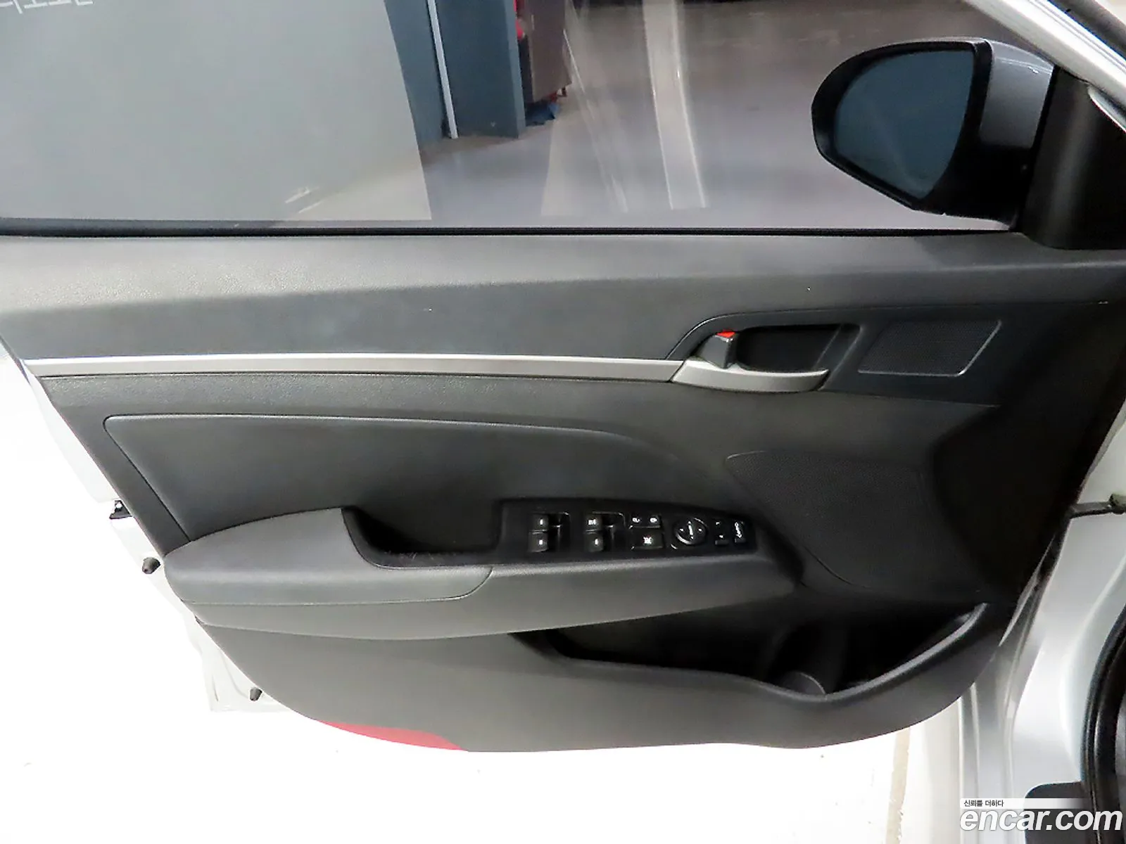 Hyundai Elantra AD 2016 — 15