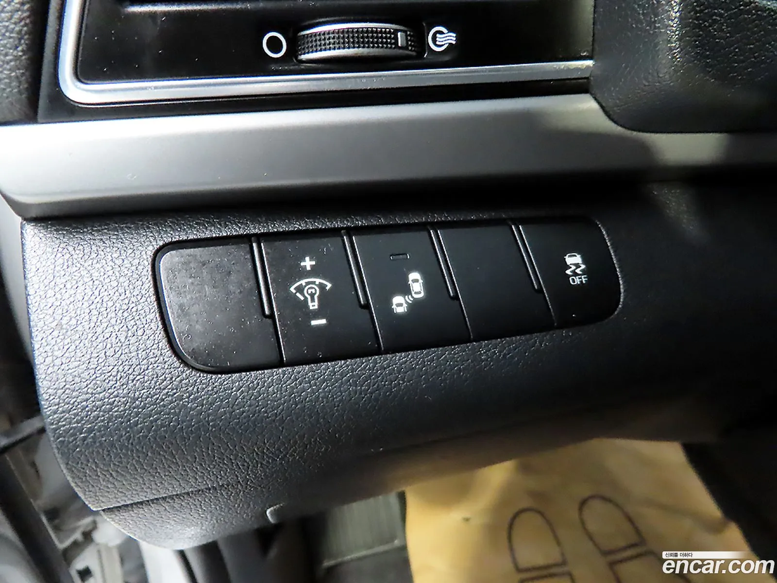 Hyundai Elantra AD 2016 — 18