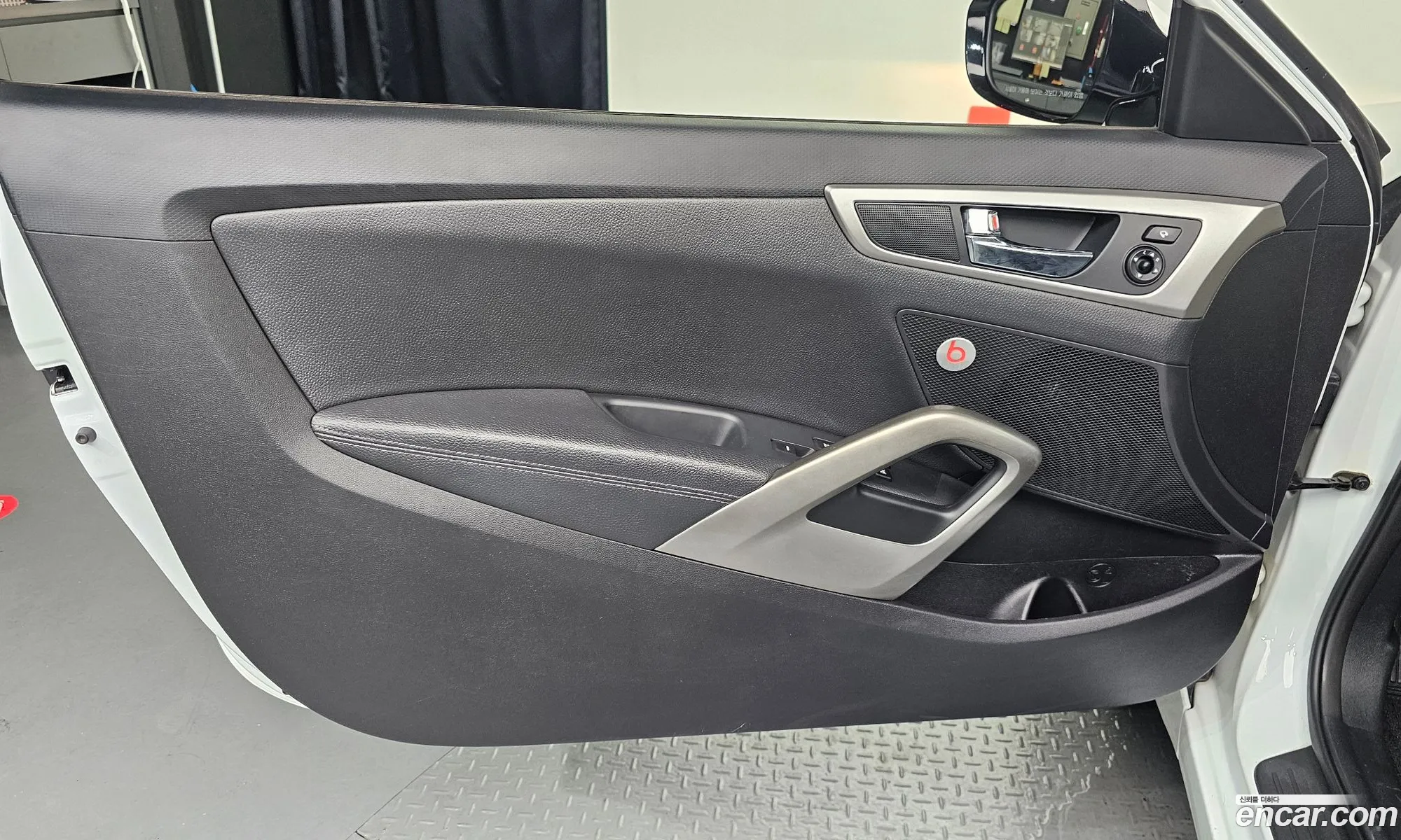 Hyundai Veloster 2014 KMHTC61DBEU192068 — 30