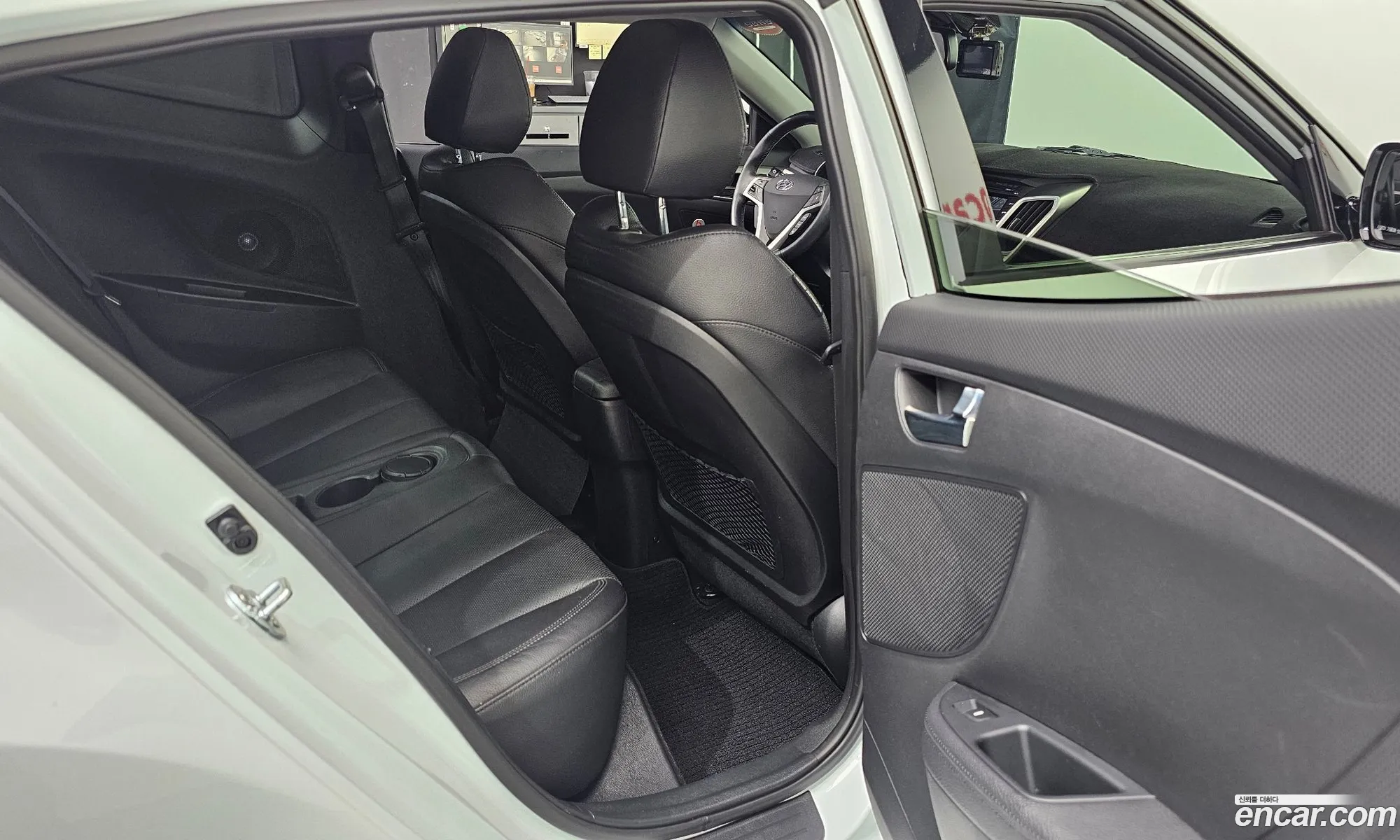 Hyundai Veloster 2014 KMHTC61DBEU192068 — 24