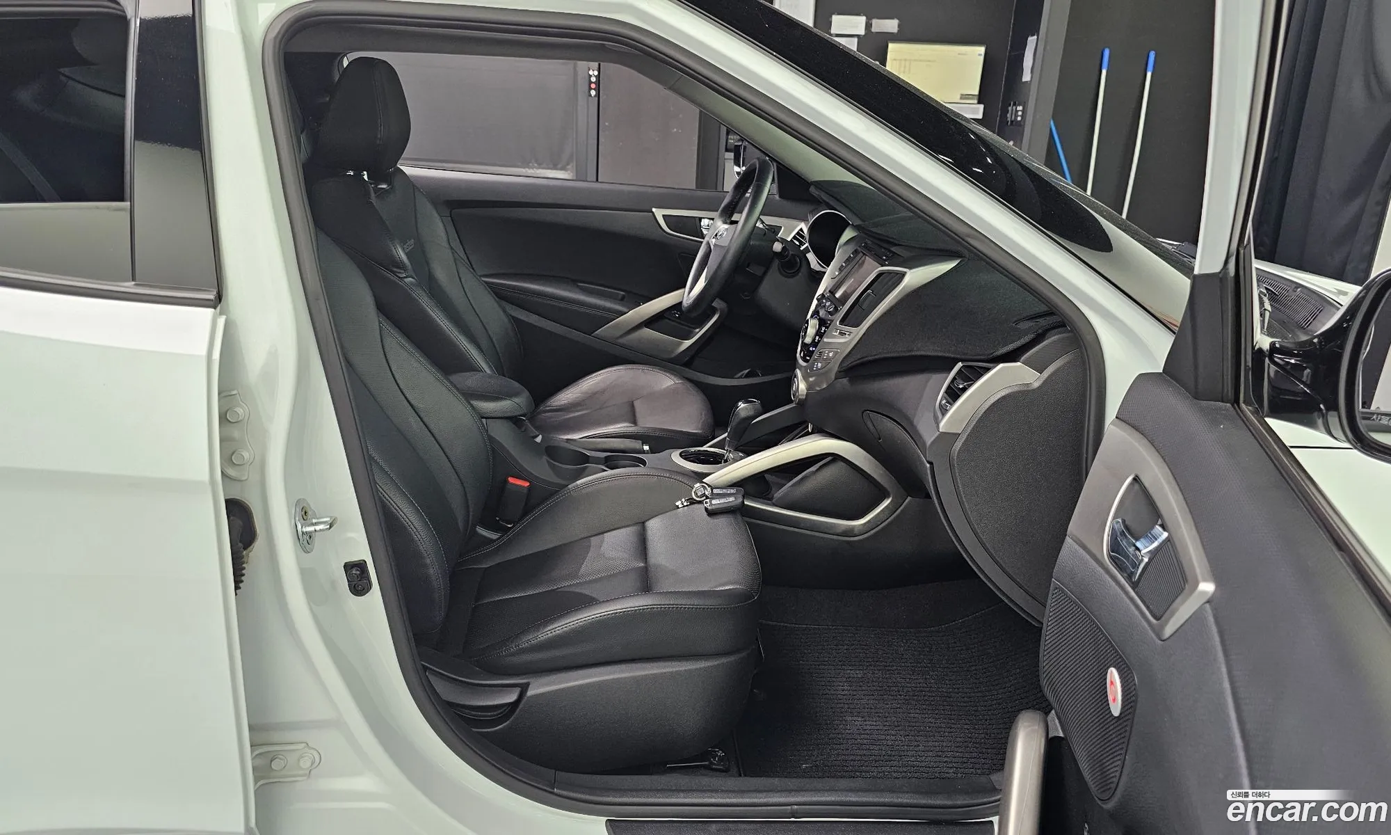 Hyundai Veloster 2014 KMHTC61DBEU192068 — 23