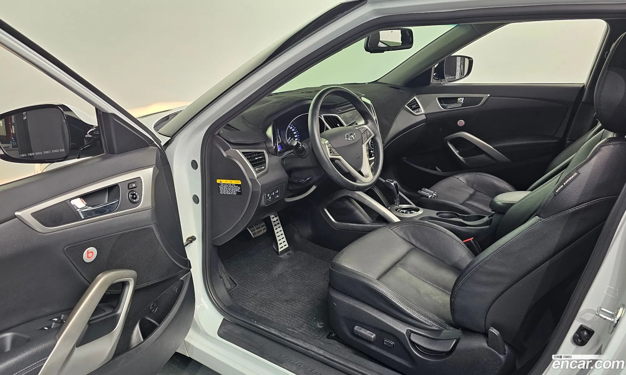 Hyundai Veloster 2014 KMHTC61DBEU192068 — 28