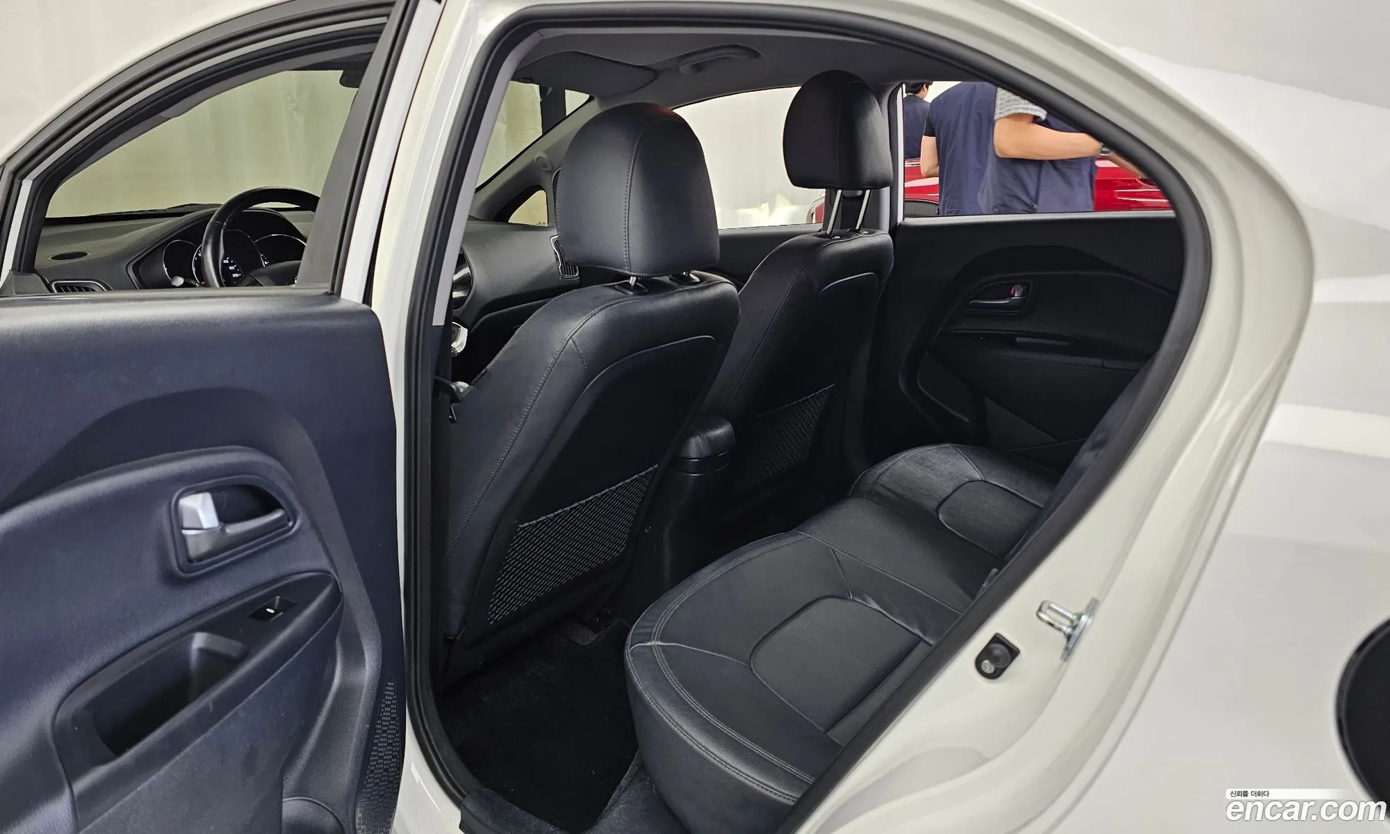 Kia Pride 2015 — 2