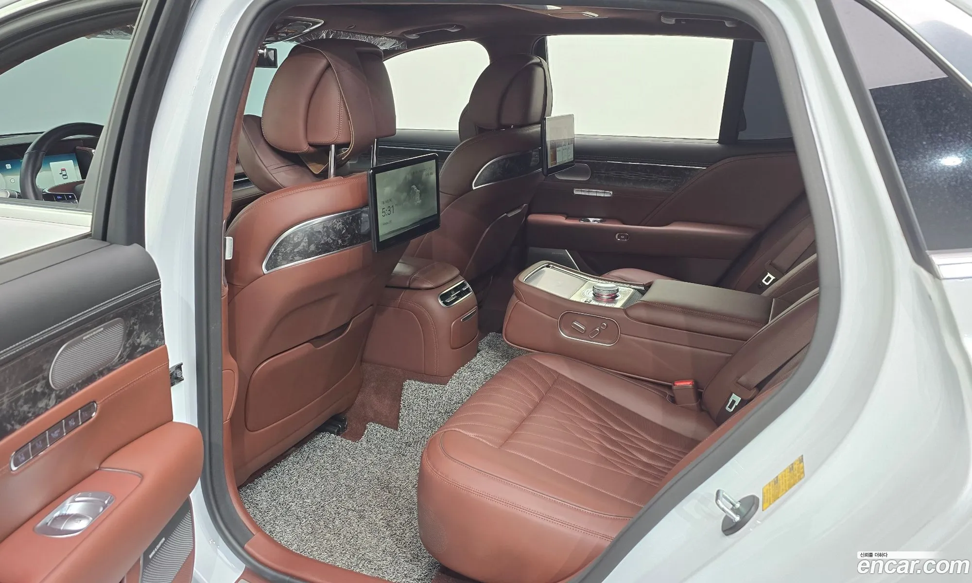 Genesis G90 2023 — 38