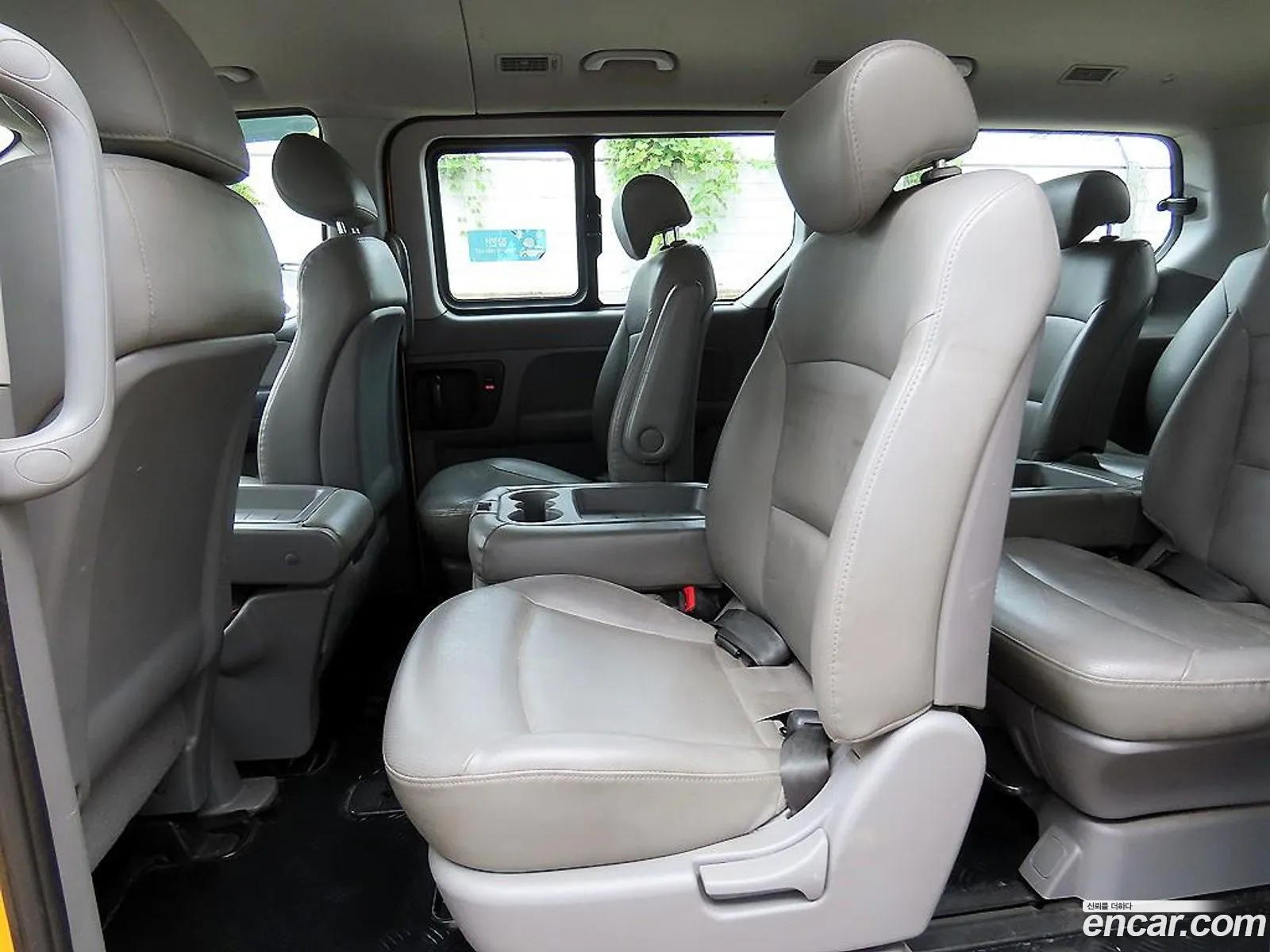 Hyundai Grand Starex 2014 — 19