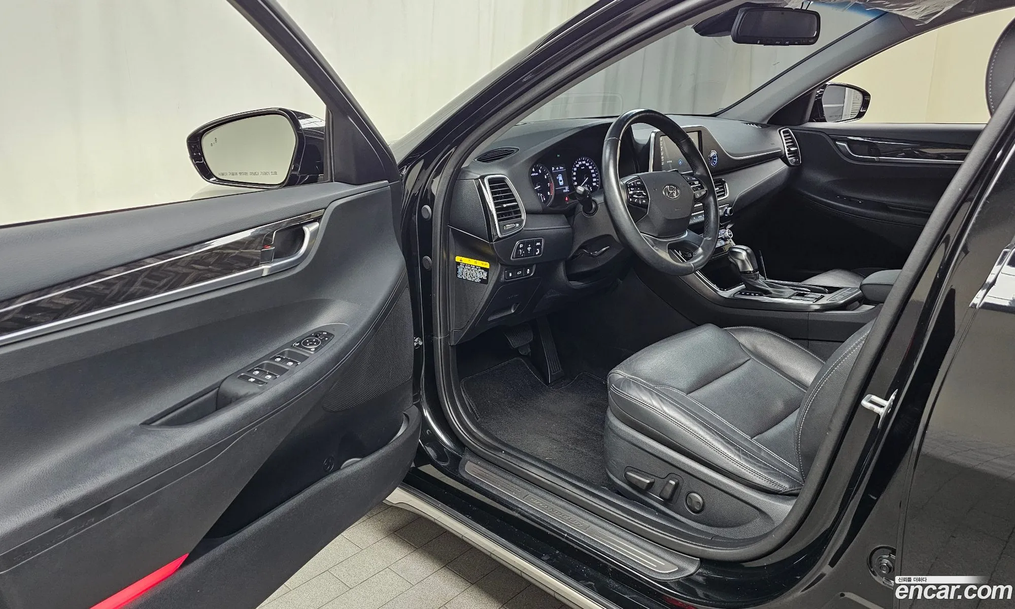 Hyundai Grandeur IG 2019 — 26