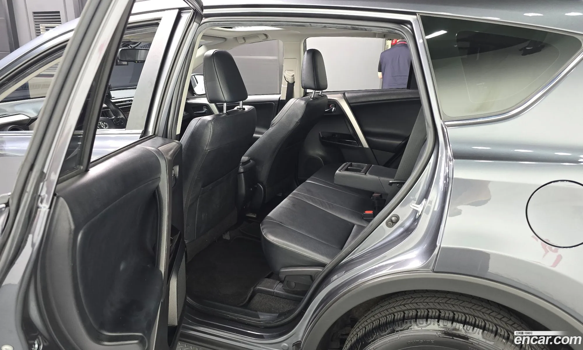 Toyota RAV4 2017 — 7