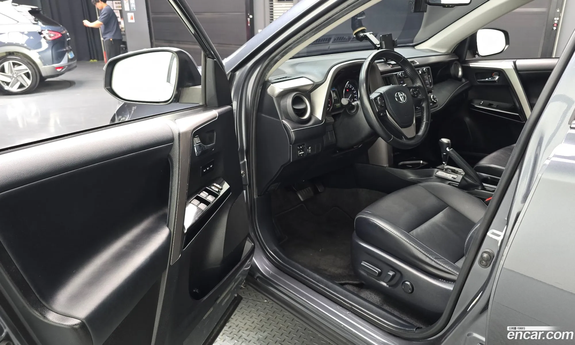 Toyota RAV4 2017 — 6