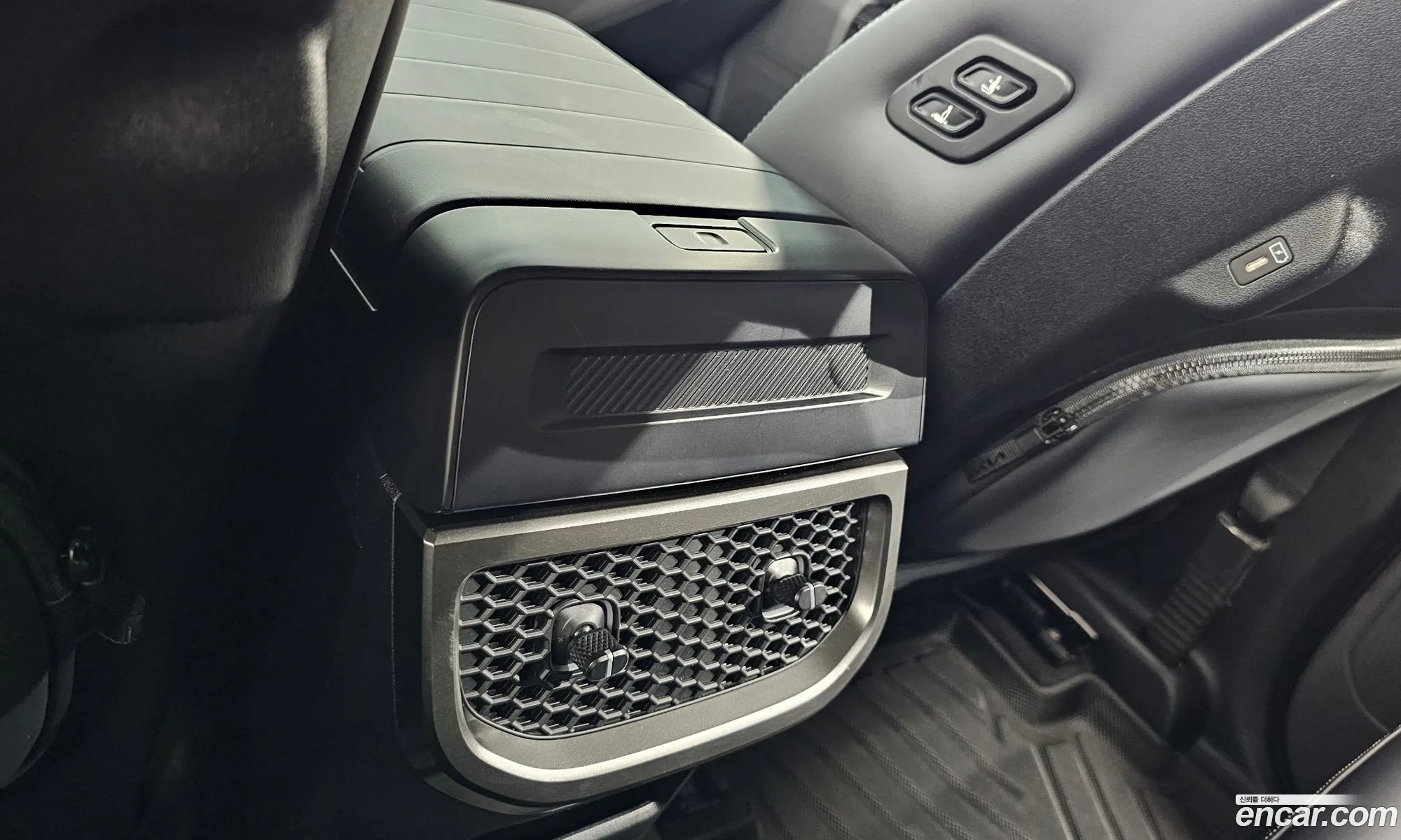 Kia Tasman 2025 KNCSCY7BDTA000899 — 22