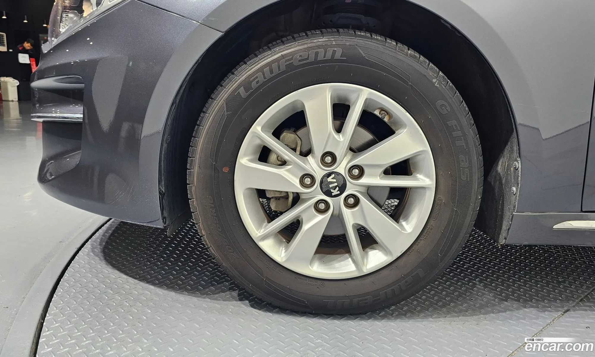 Kia K5 2015 KNAGT416BGA017395 — 30