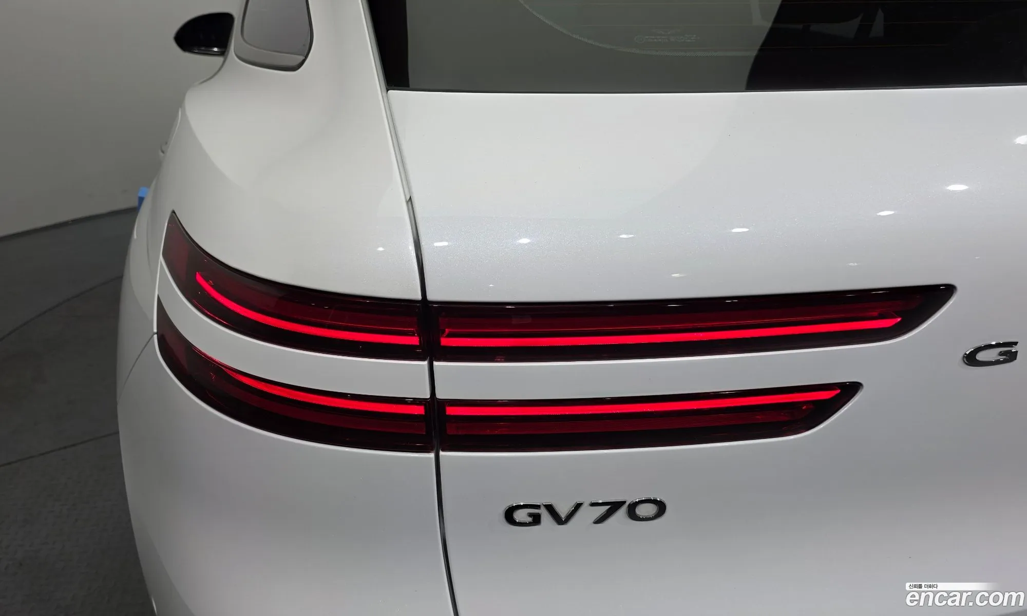Genesis GV70 2021 KMTMA81BDMU024915 — 10