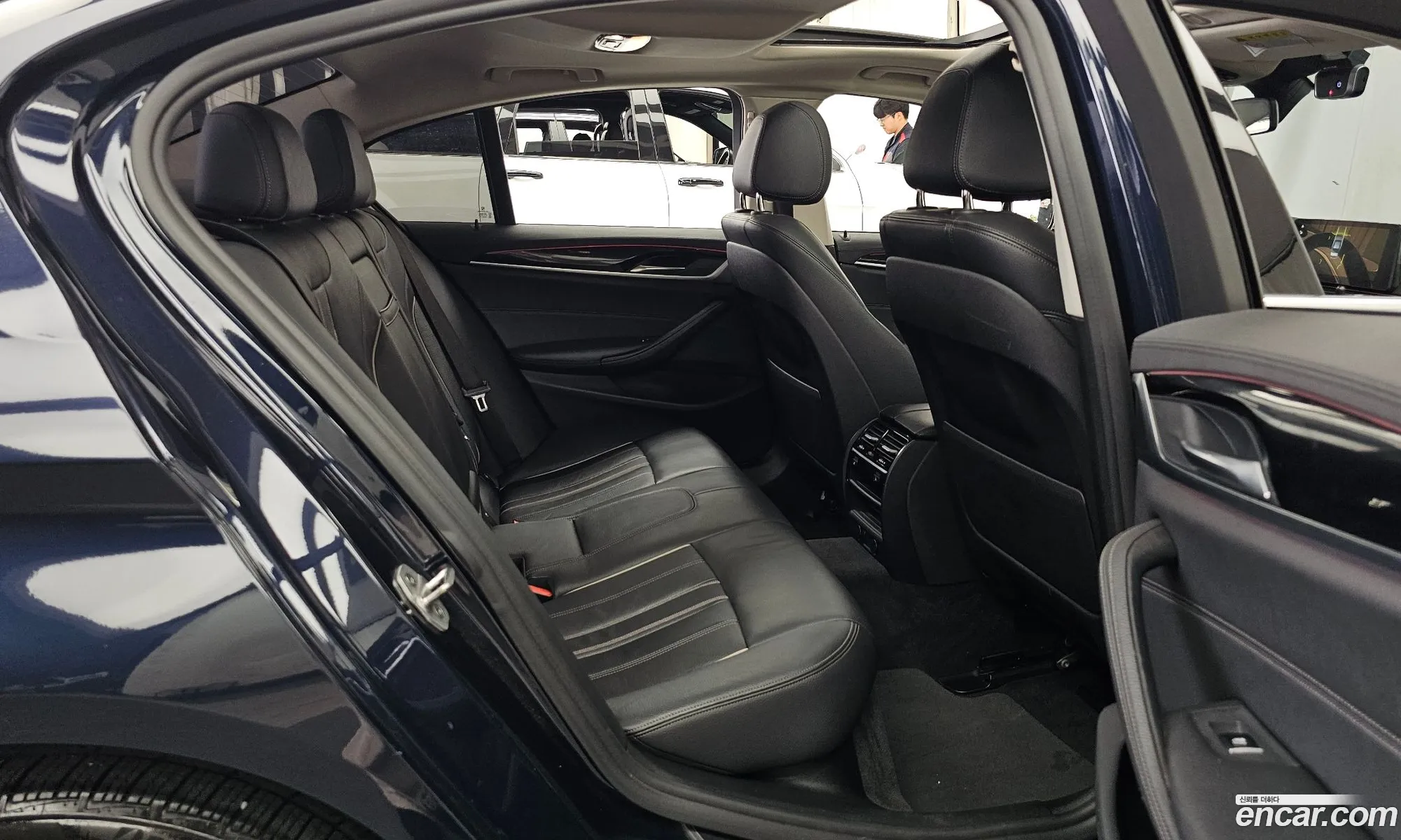 BMW 5 Series 2018 WBAJK7105JBP71014 — 9