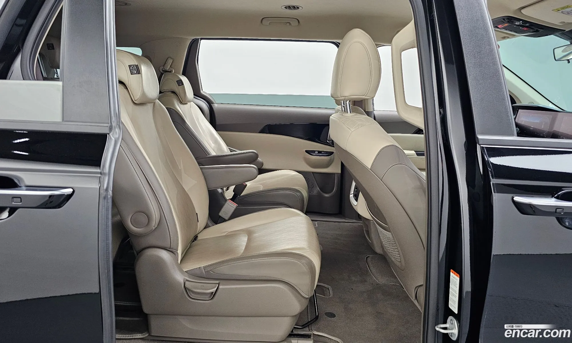 Kia Carnival 2023 — 14