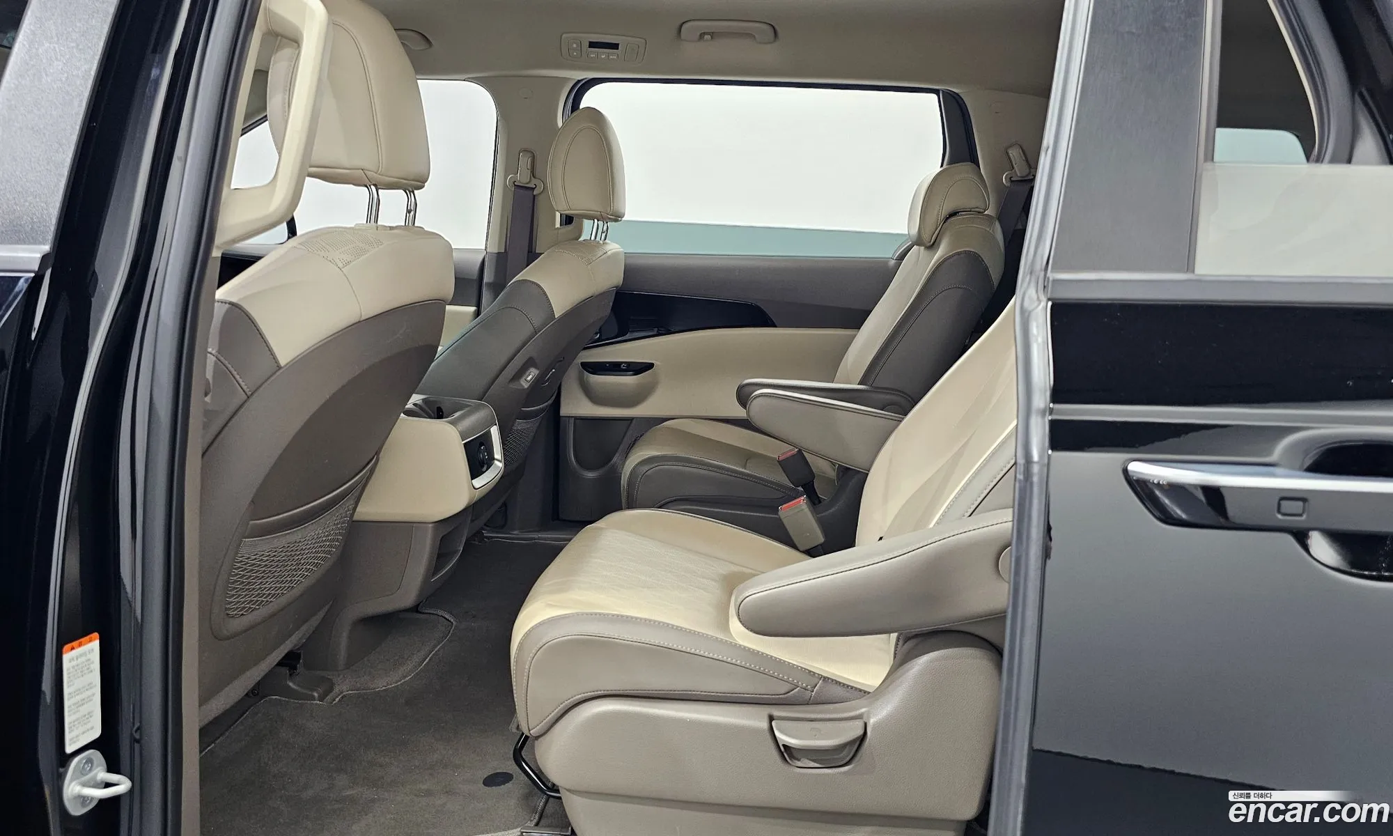 Kia Carnival 2023 — 2