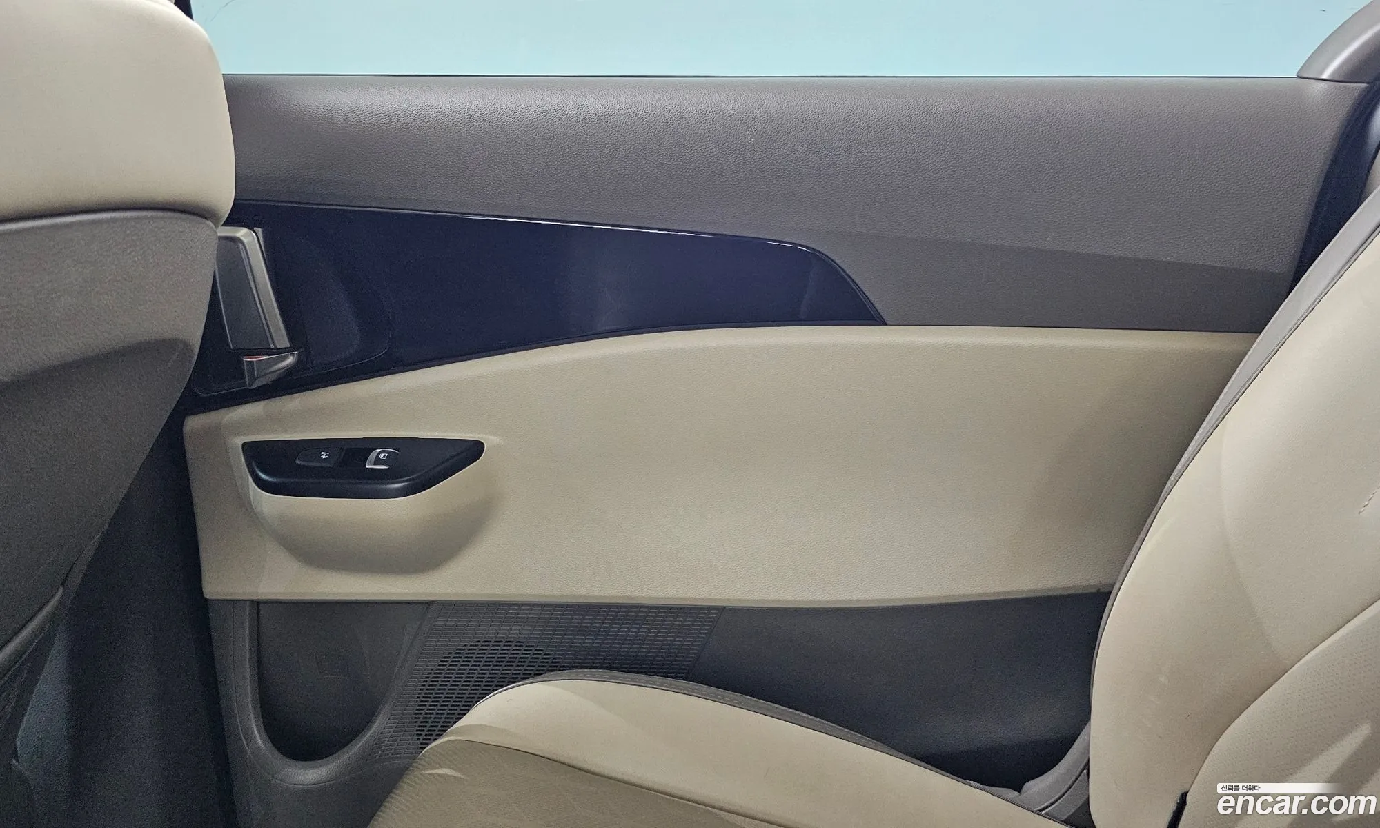 Kia Carnival 2023 — 24