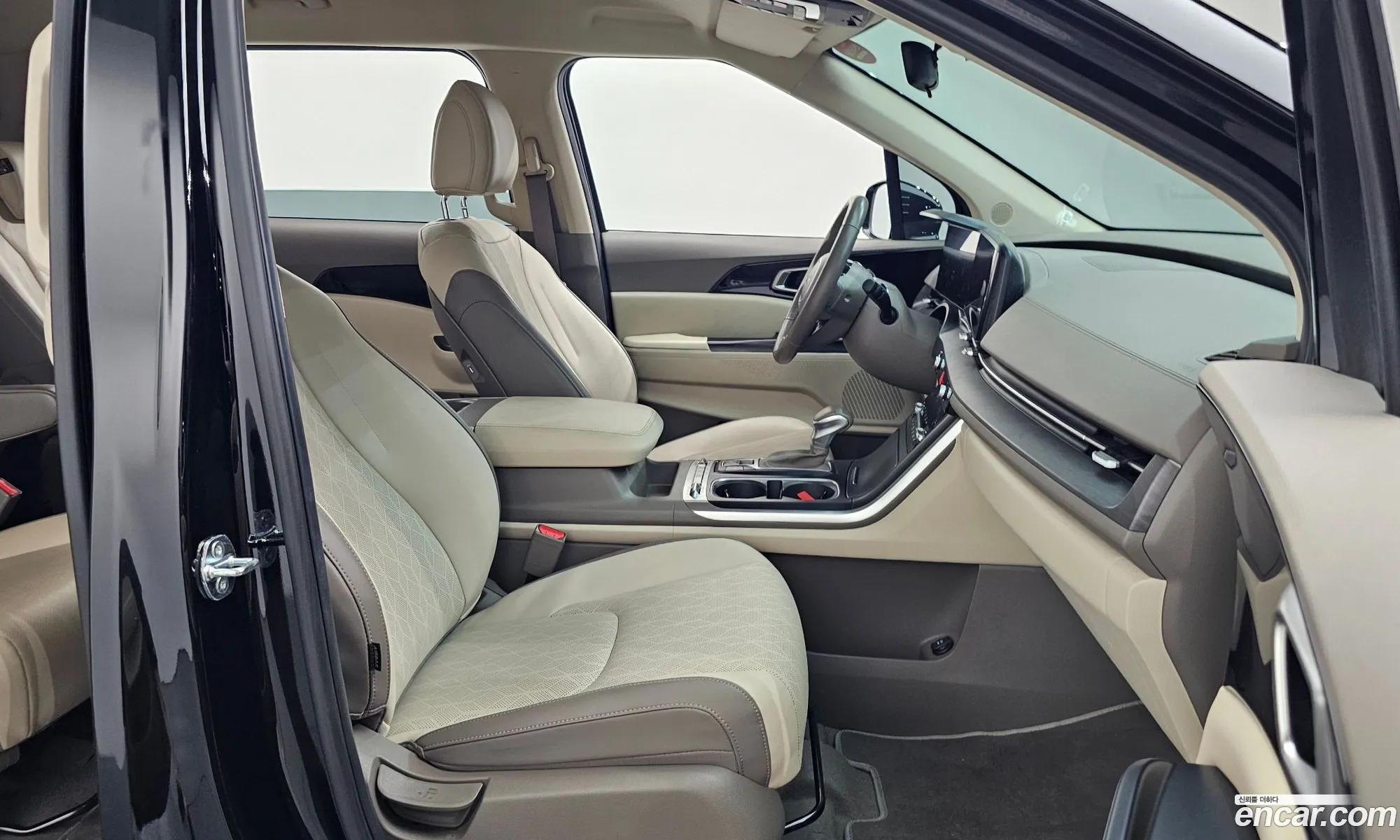 Kia Carnival 2023 — 8