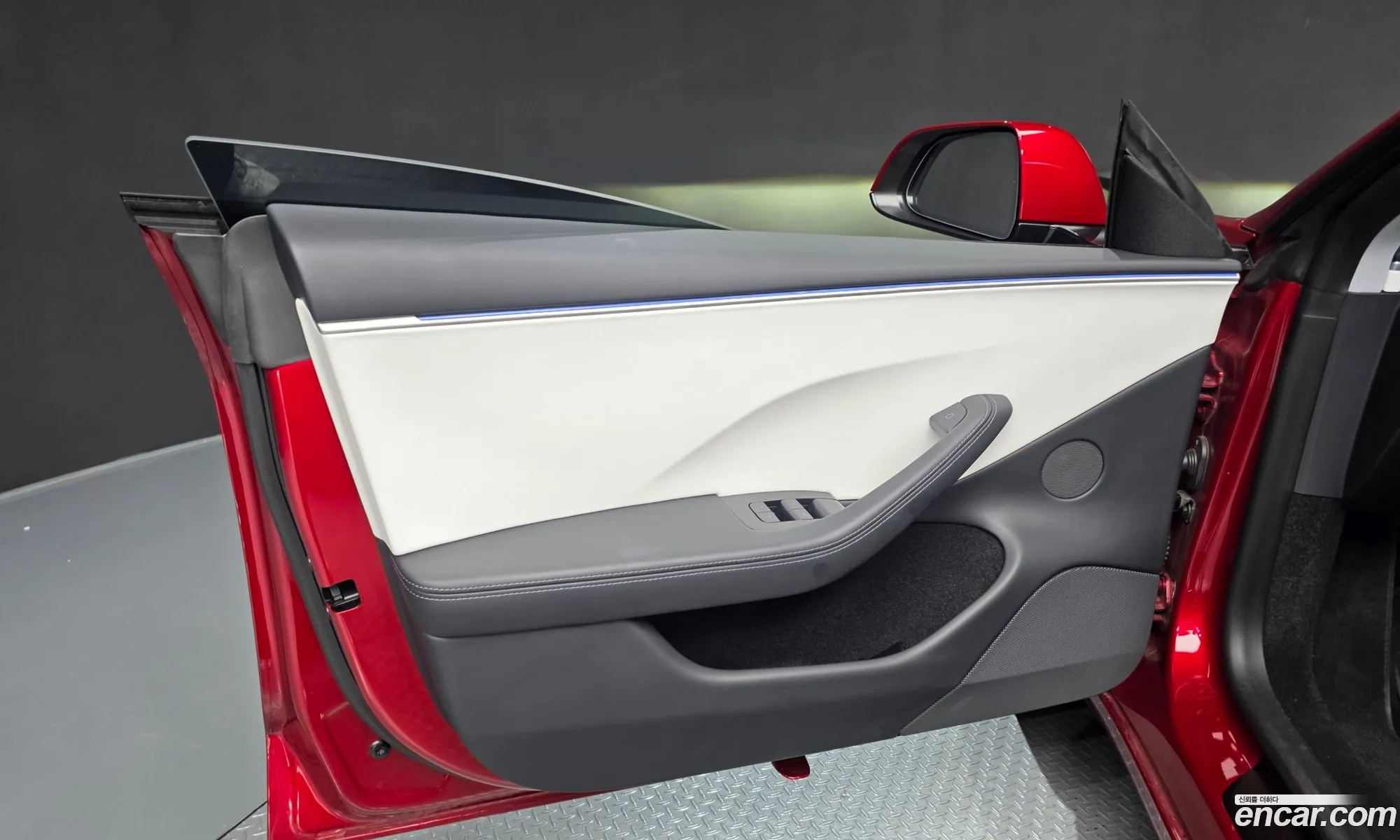 Tesla Model 3 2024 LRW3E7ET2RC192475 — 9