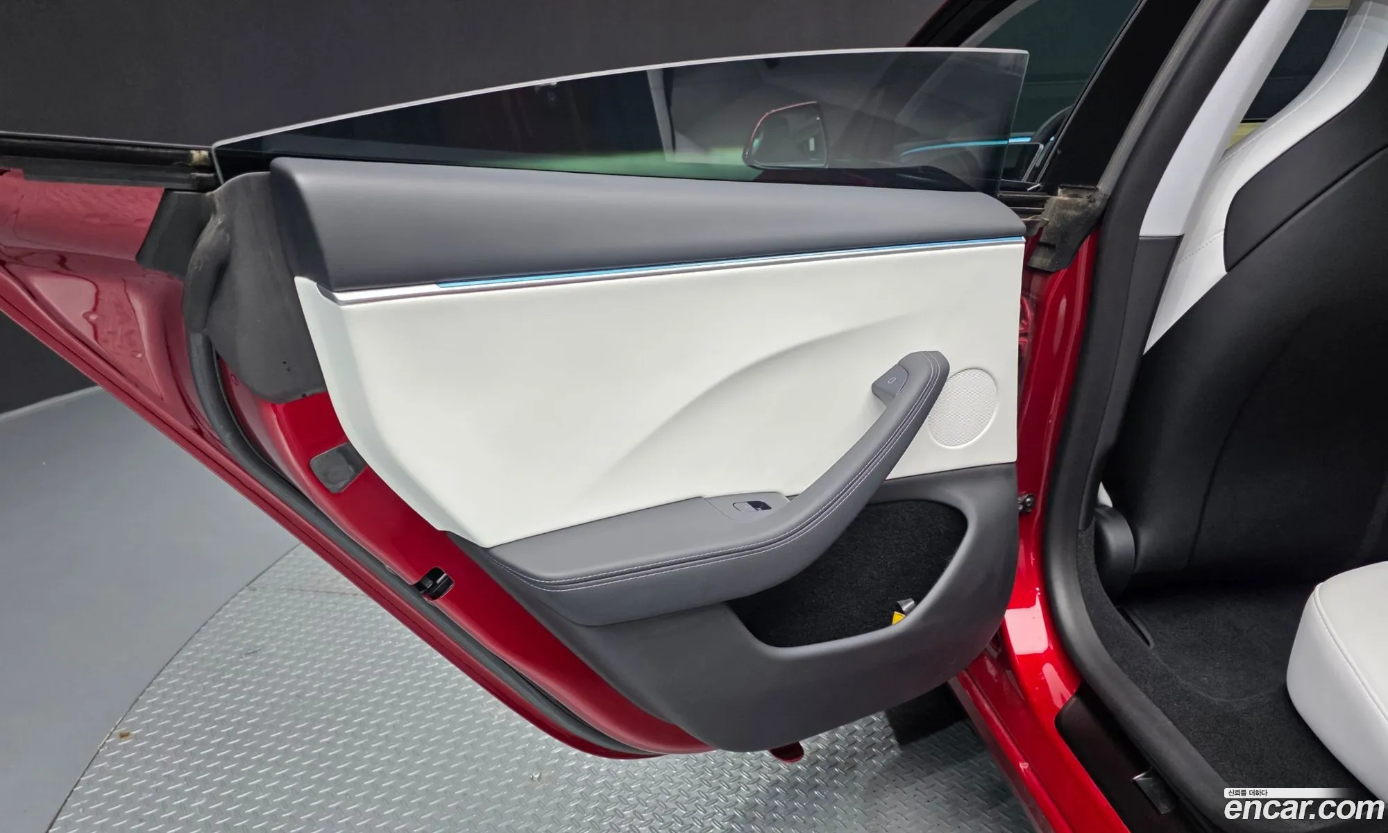 Tesla Model 3 2024 LRW3E7ET2RC192475 — 6