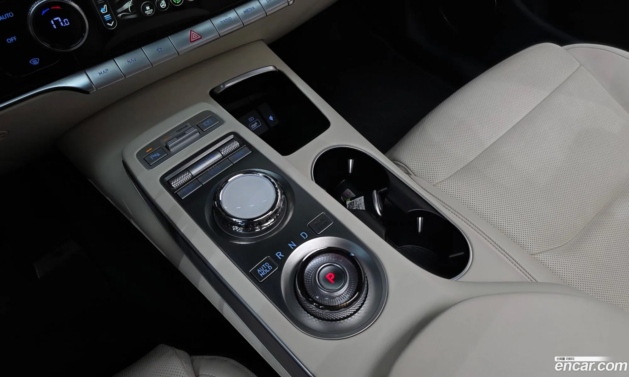 Genesis Electrified GV70 2022 — 24