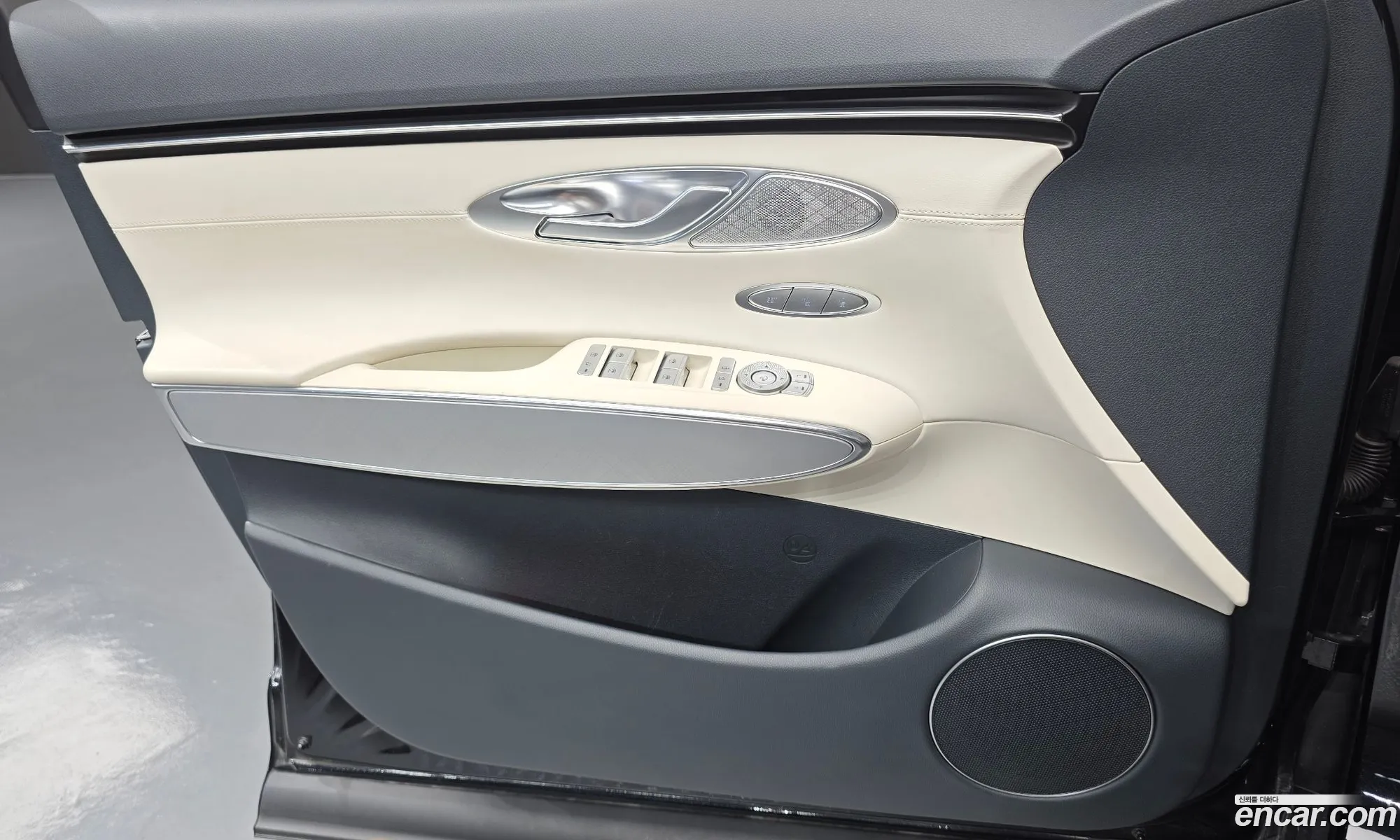 Genesis Electrified GV70 2022 — 21