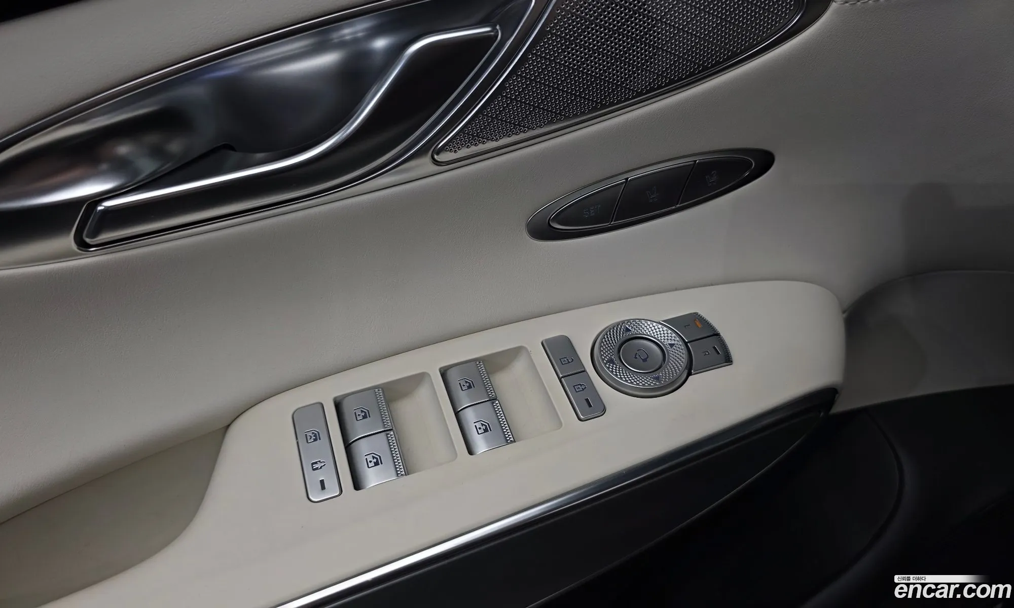 Genesis Electrified GV70 2022 — 10