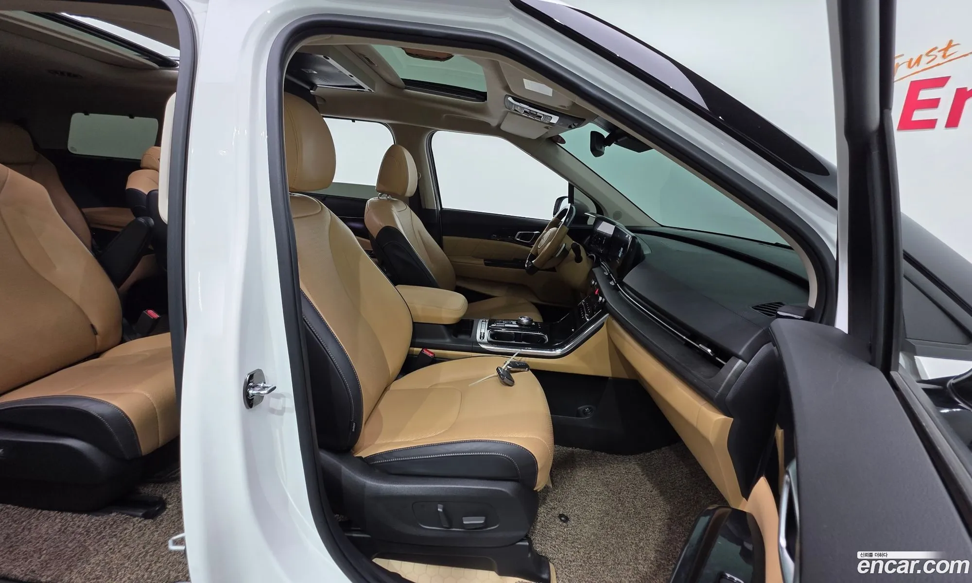Kia Carnival 2022 — 36