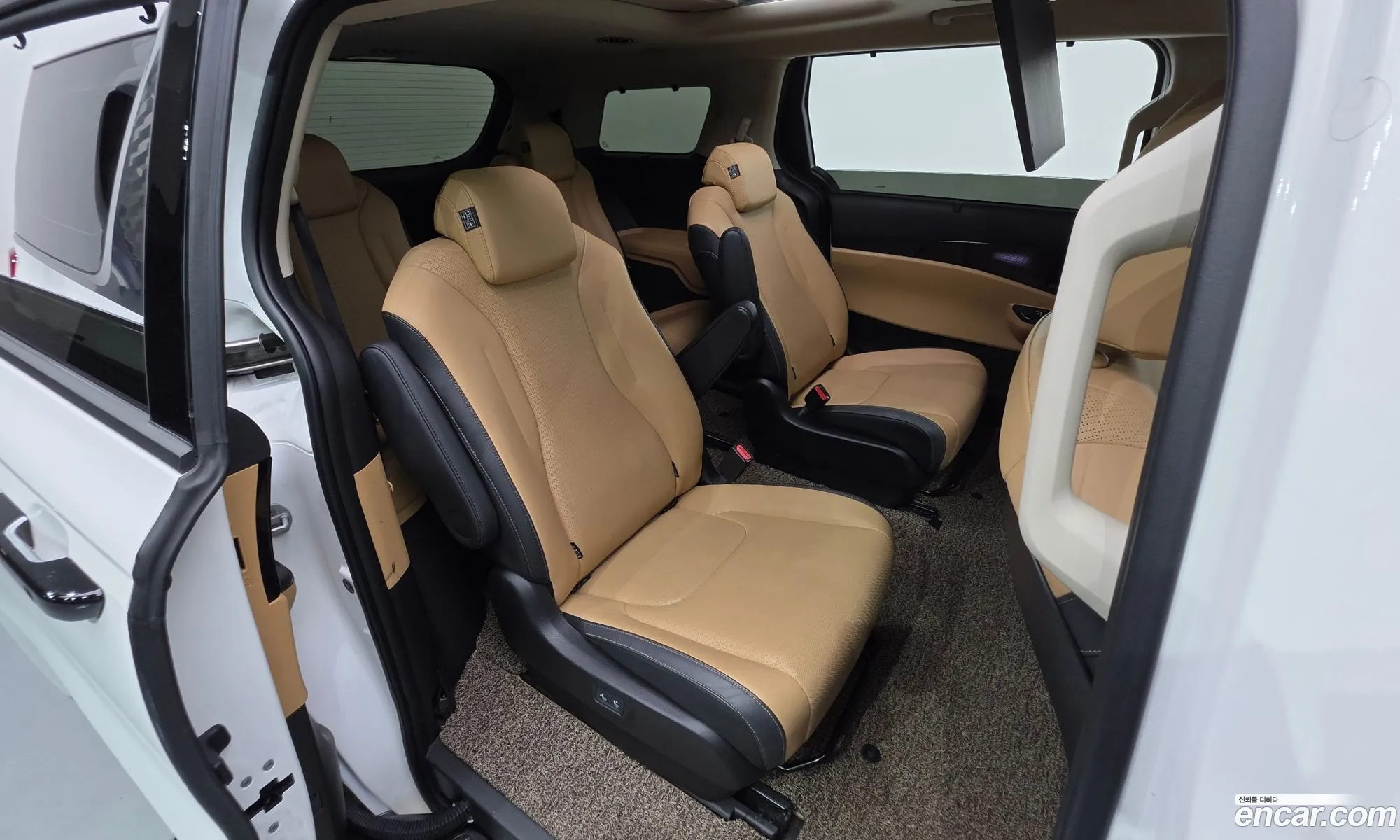 Kia Carnival 2022 — 3