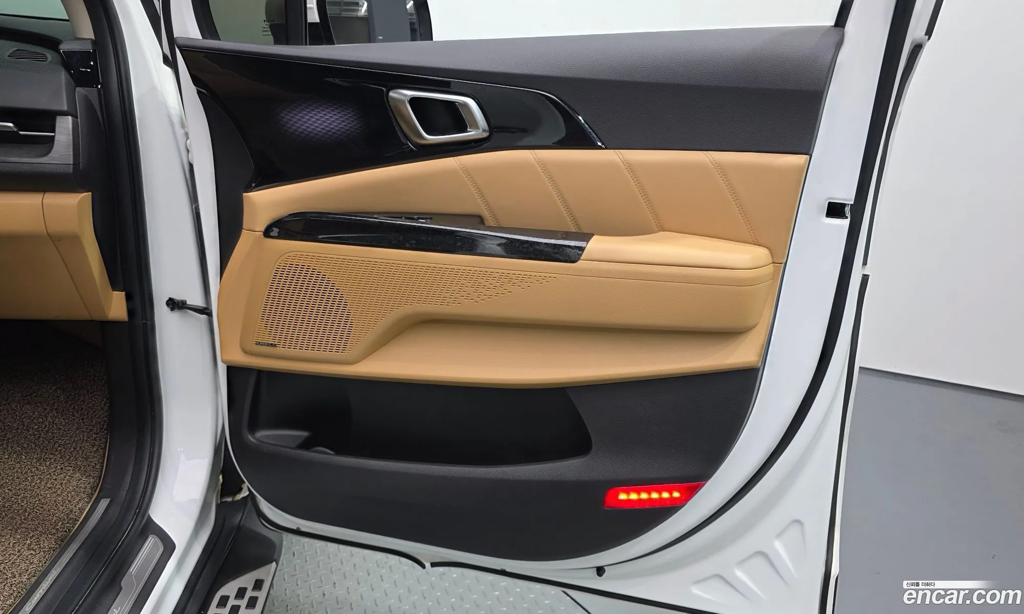 Kia Carnival 2022 — 7
