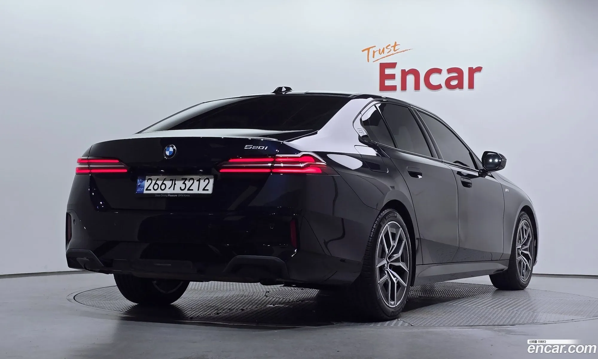 BMW 5 Series 2023 — 26