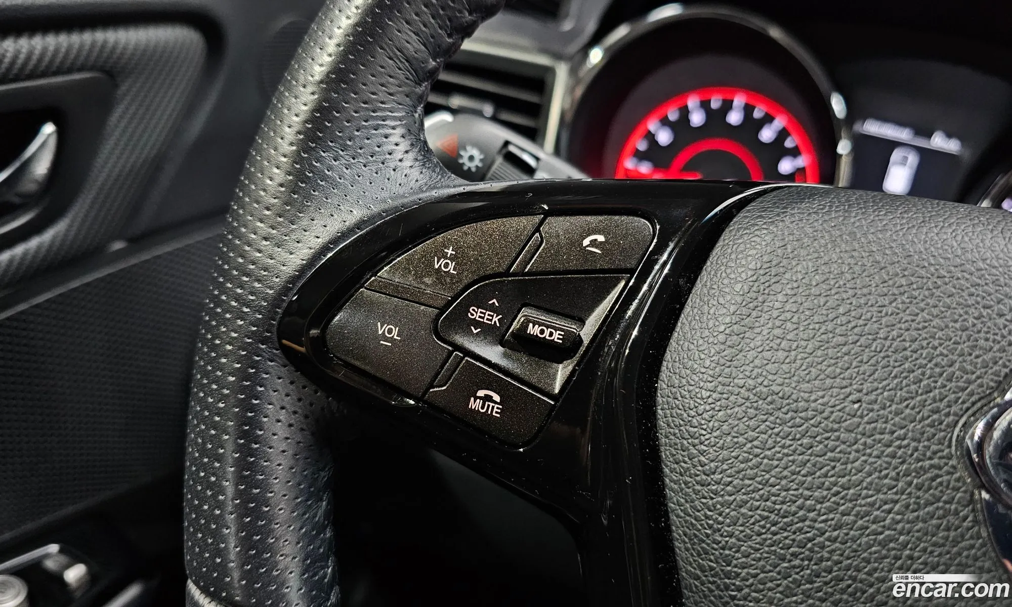 KG Mobility (SsangYong) Tivoli Armour