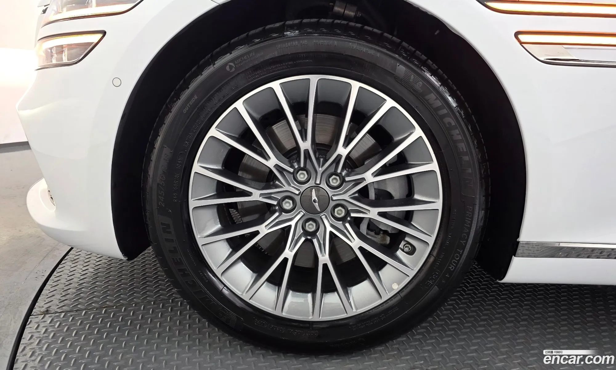 Genesis G80 2023 KMTGB41CDPU189627 — 17