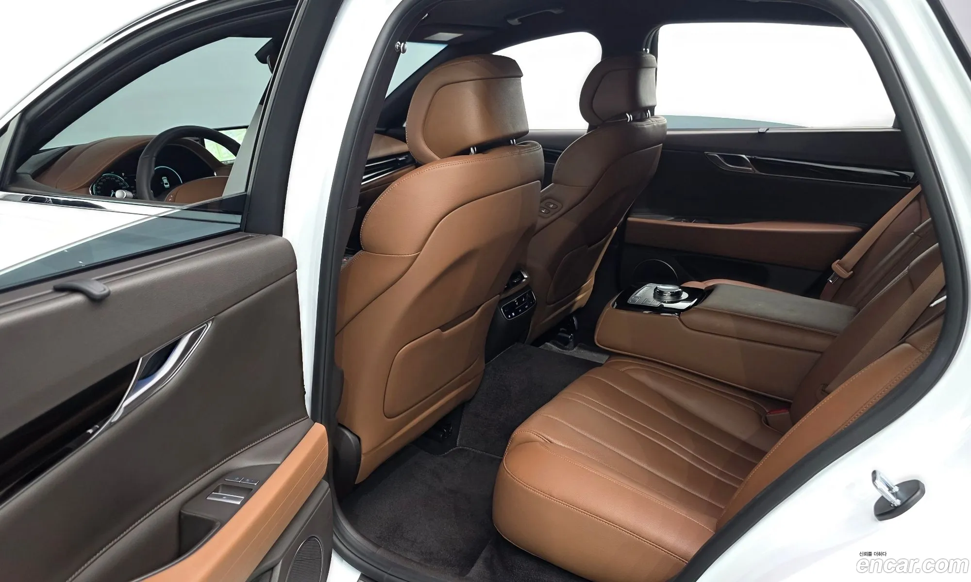 Genesis G80 2023 KMTGB41CDPU189627 — 10