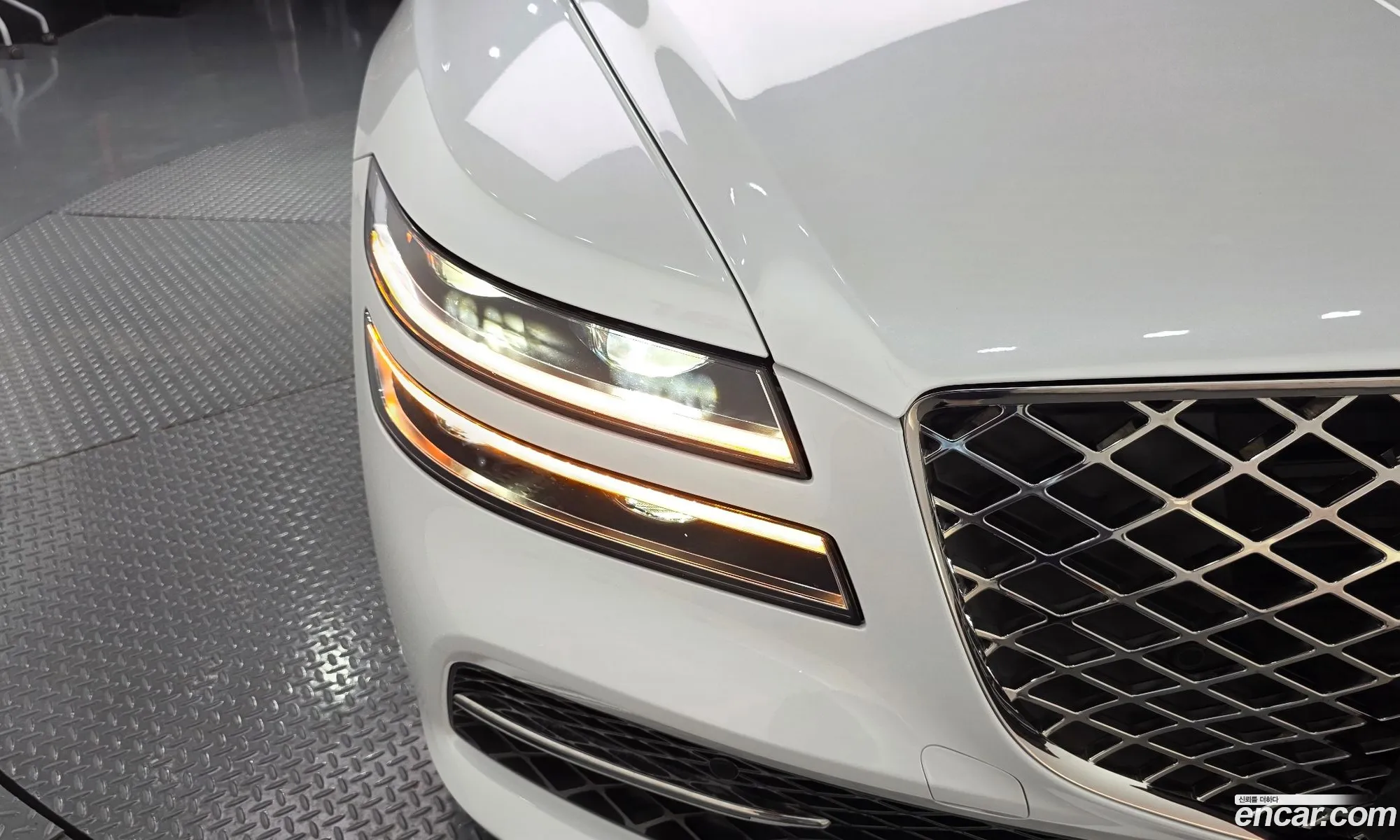 Genesis G80 2023 KMTGB41CDPU189627 — 2