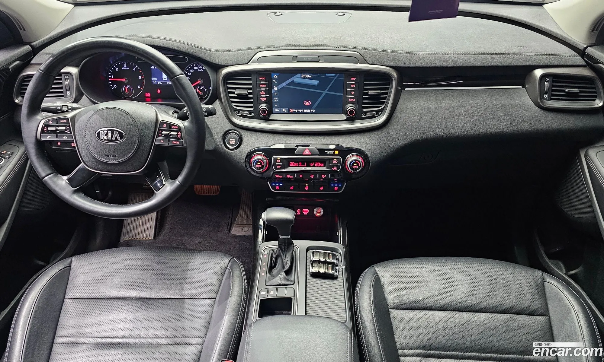 Kia Sorento 2018 KNAPG81BBJA460339 — 10