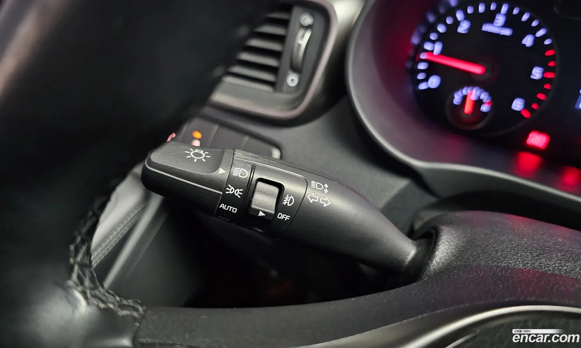 Kia Sorento 2018 KNAPG81BBJA460339 — 17