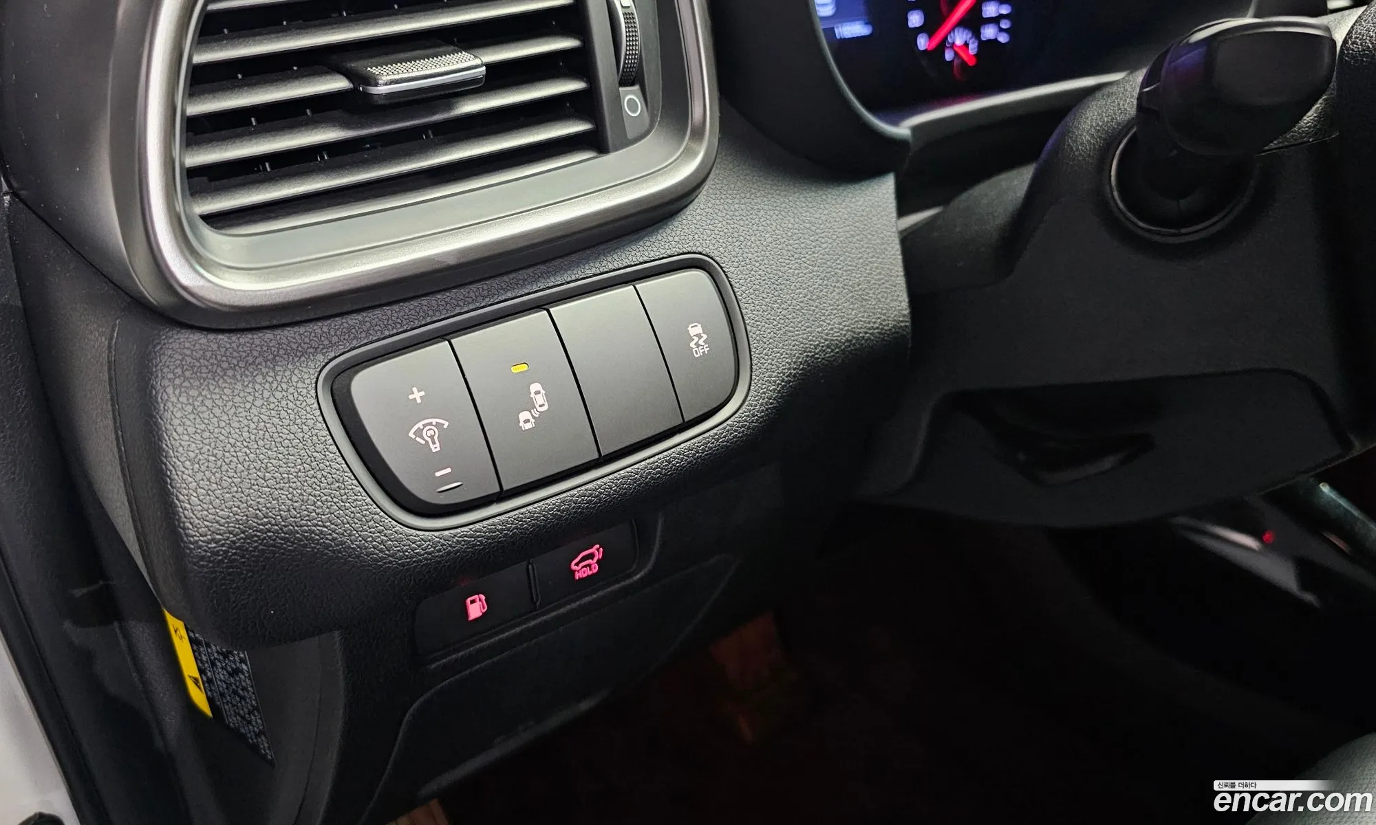 Kia Sorento 2018 KNAPG81BBJA460339 — 6