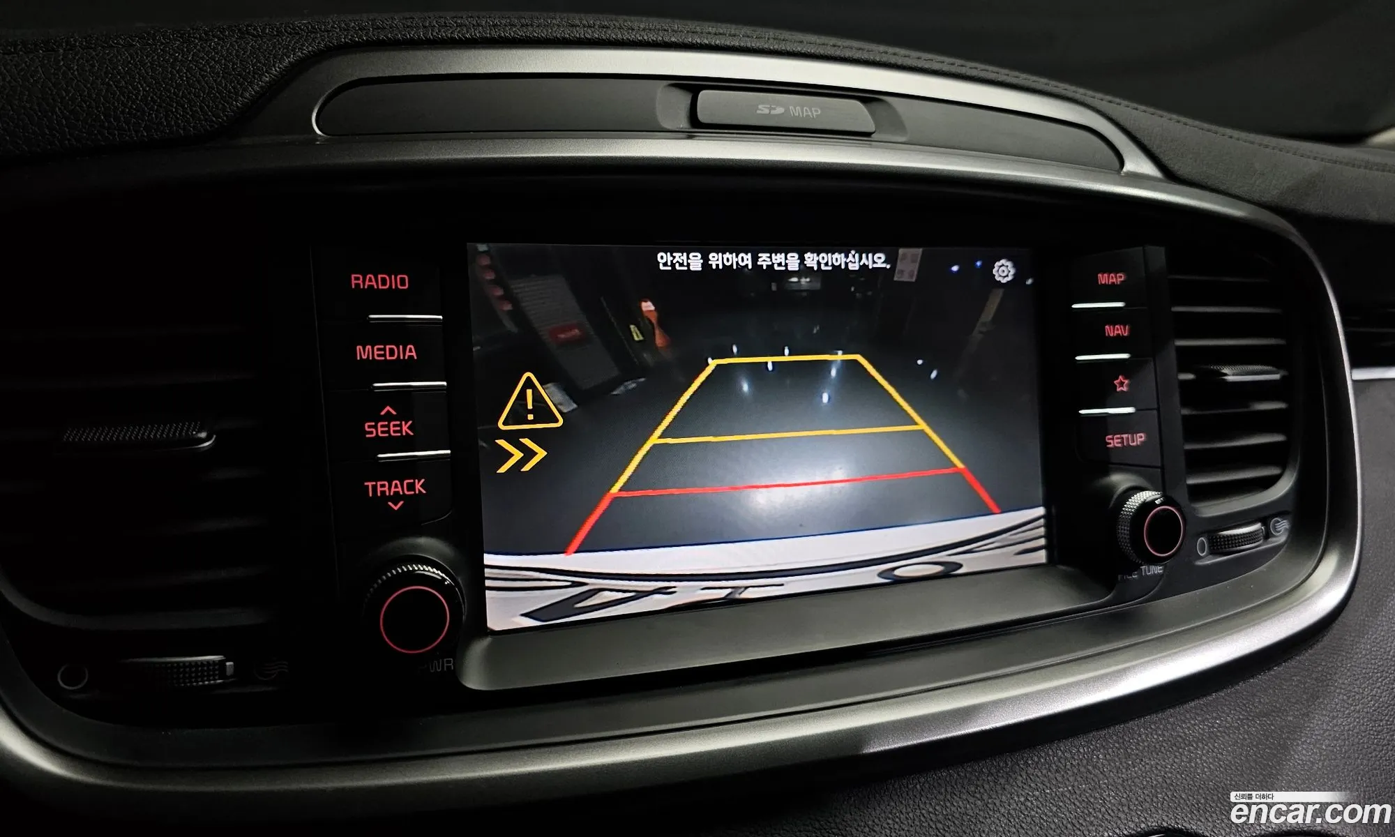 Kia Sorento 2018 KNAPG81BBJA460339 — 18
