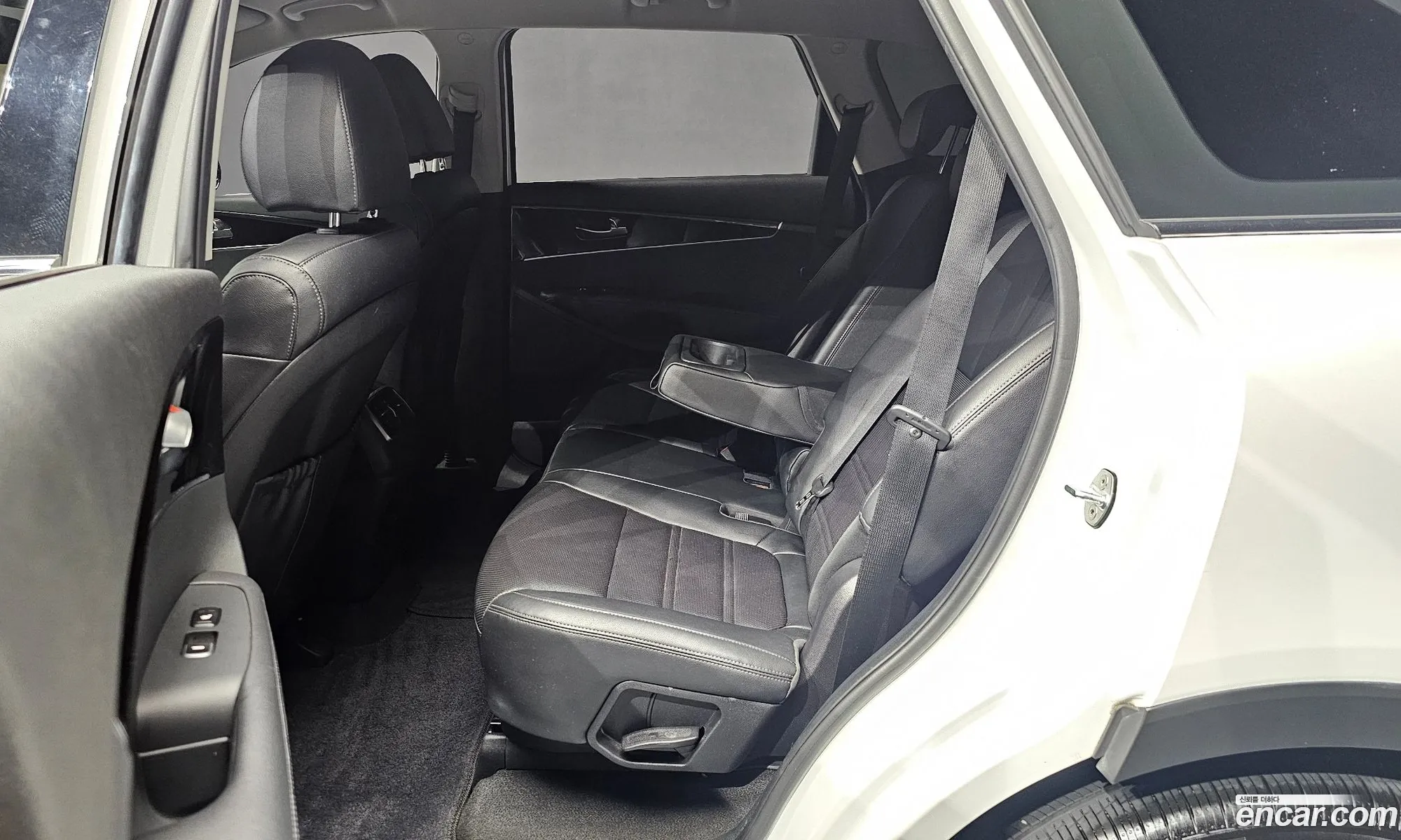 Kia Sorento 2018 KNAPG81BBJA460339 — 28