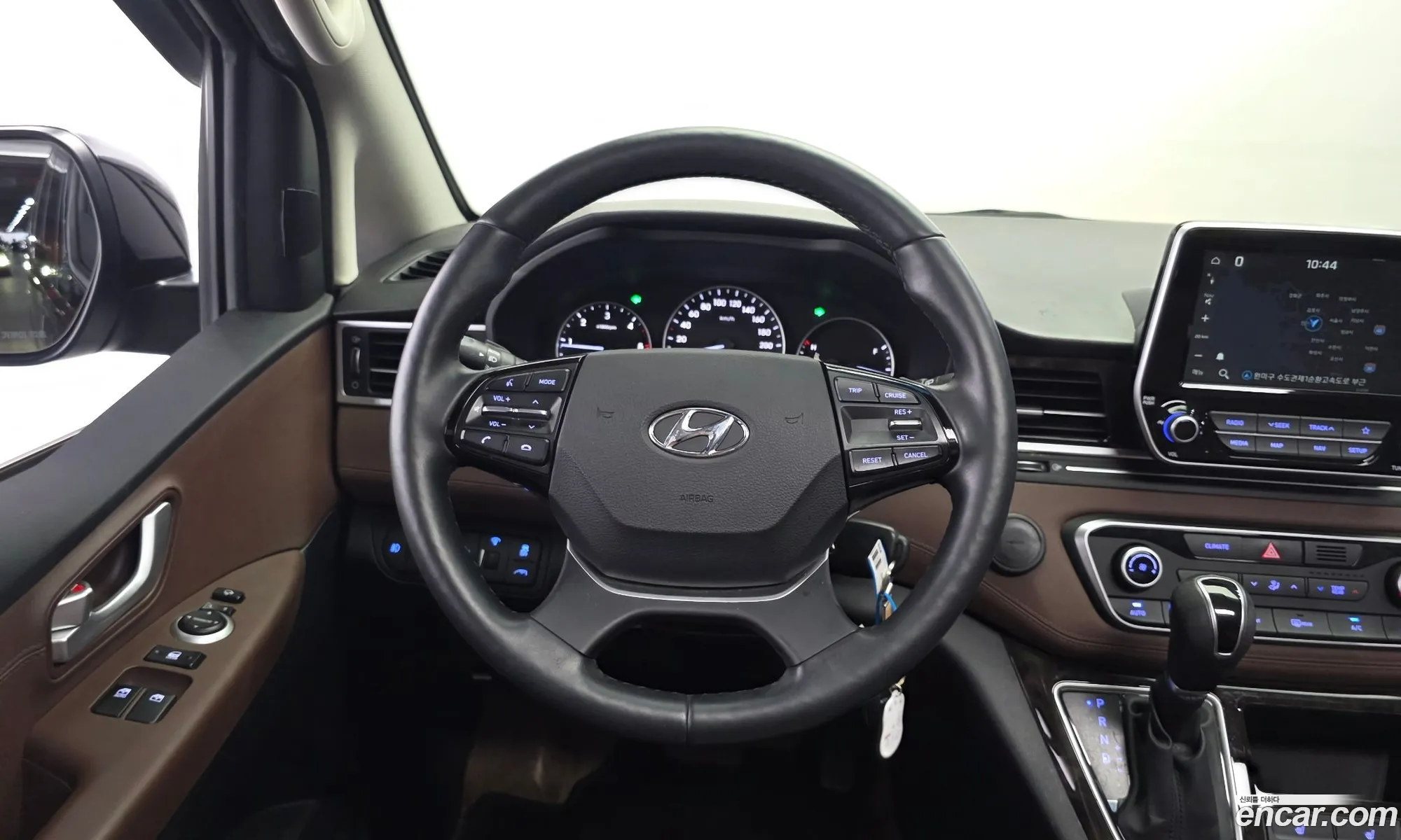 Hyundai Grand Starex 2020 — 16